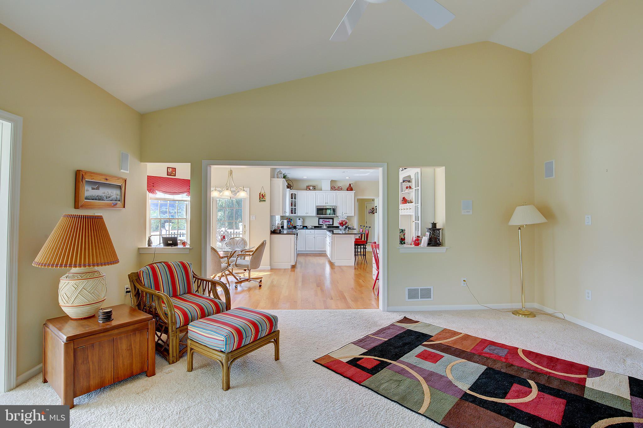 HUNTRIDGE MANOR - Residential