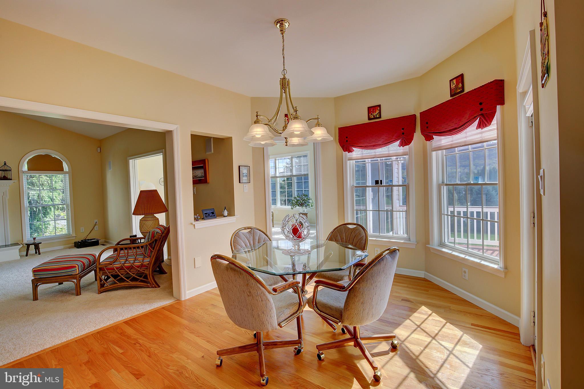 HUNTRIDGE MANOR - Residential