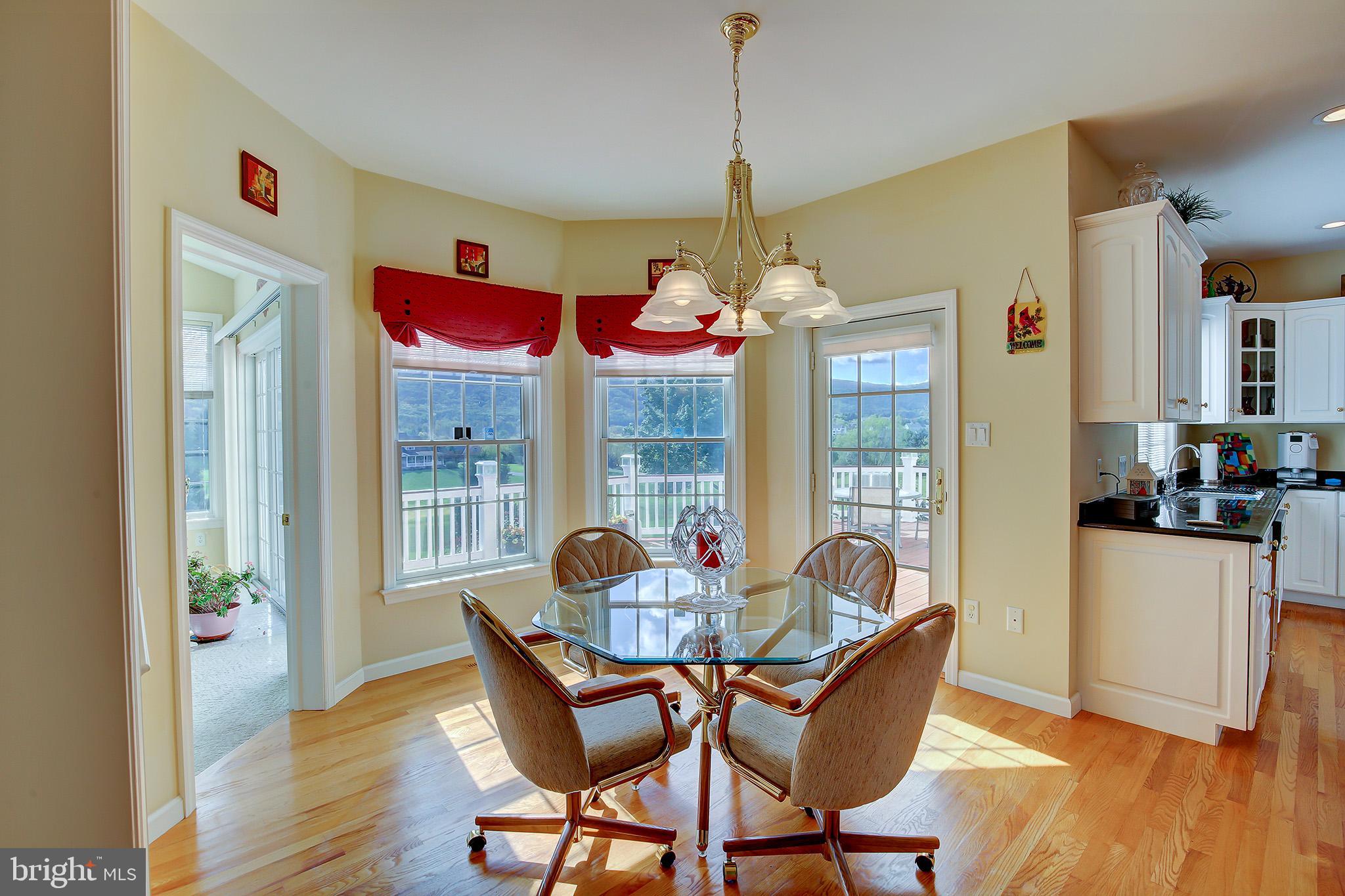 HUNTRIDGE MANOR - Residential