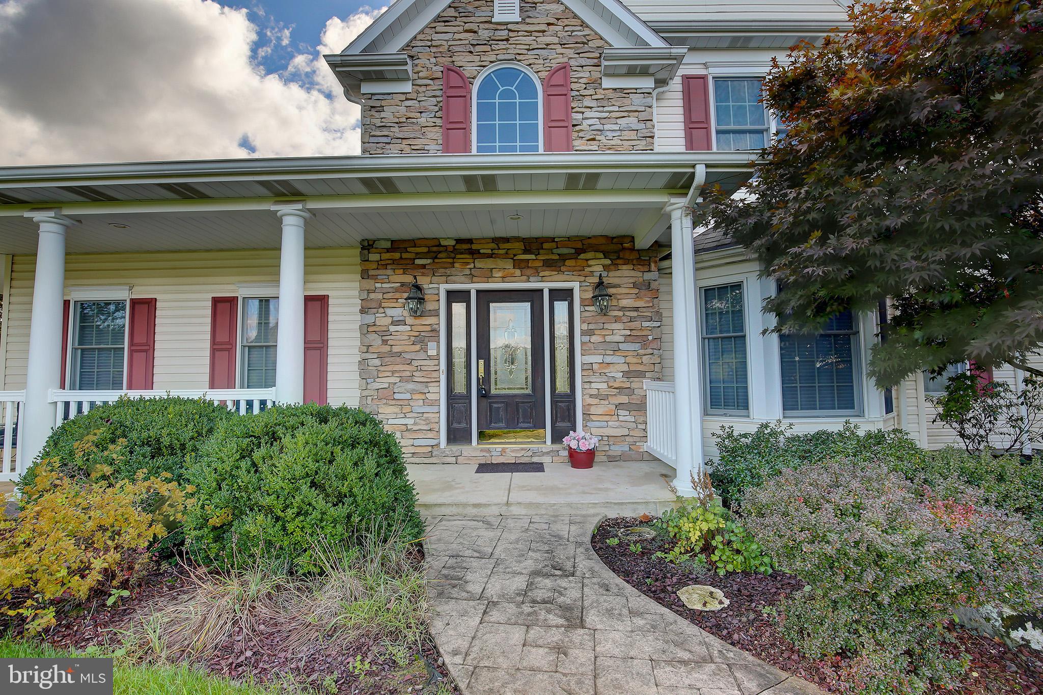 HUNTRIDGE MANOR - Residential