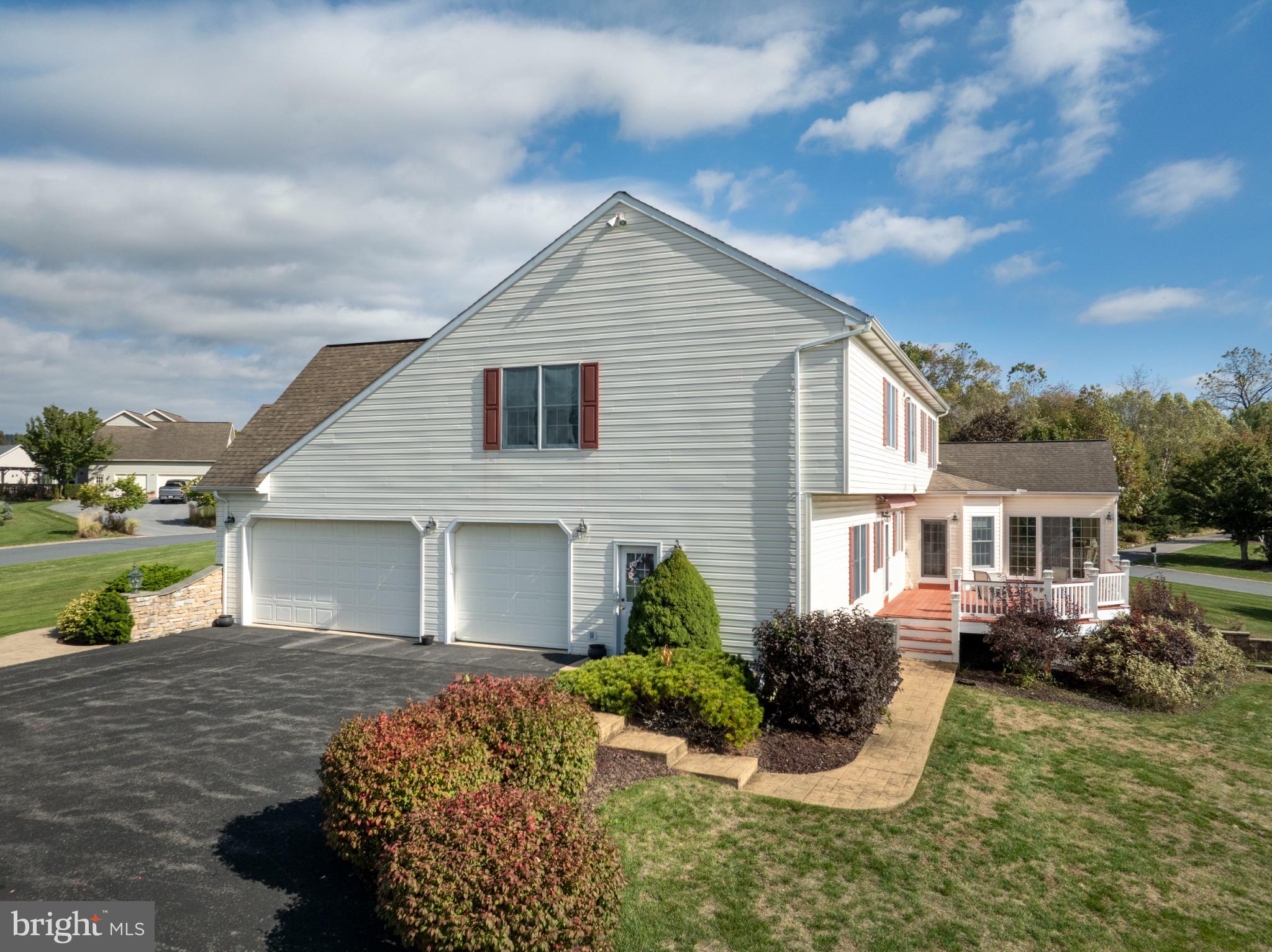 HUNTRIDGE MANOR - Residential