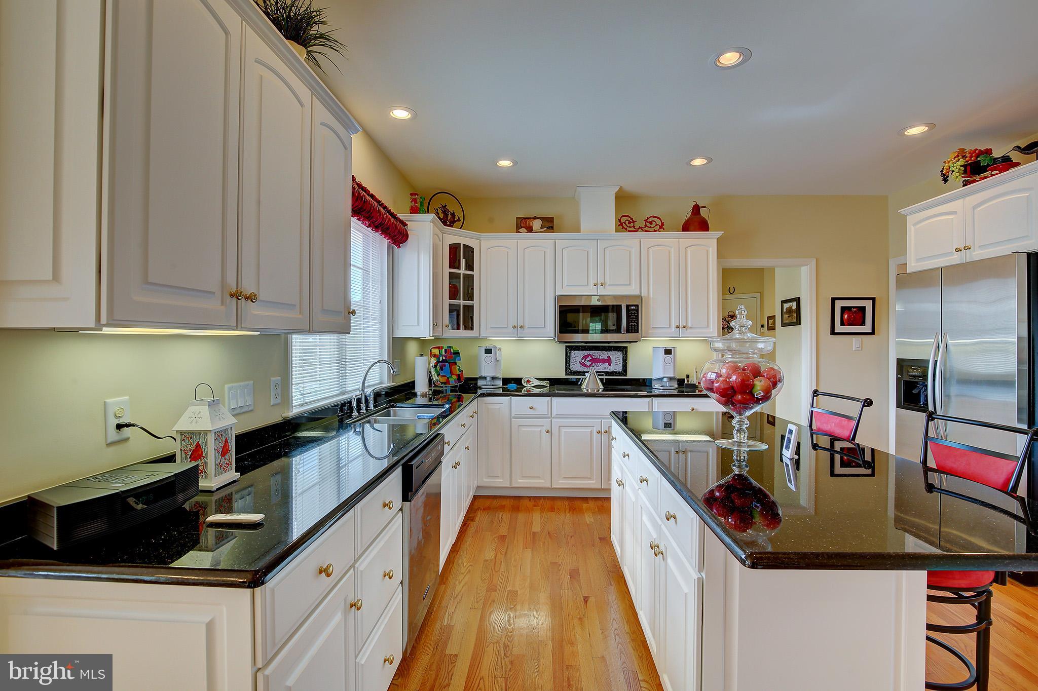 HUNTRIDGE MANOR - Residential