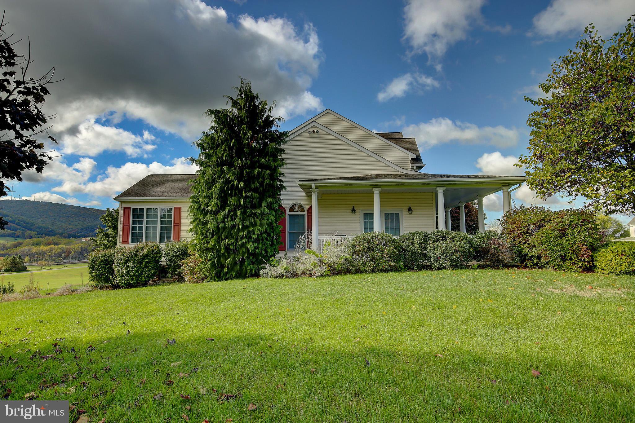 HUNTRIDGE MANOR - Residential