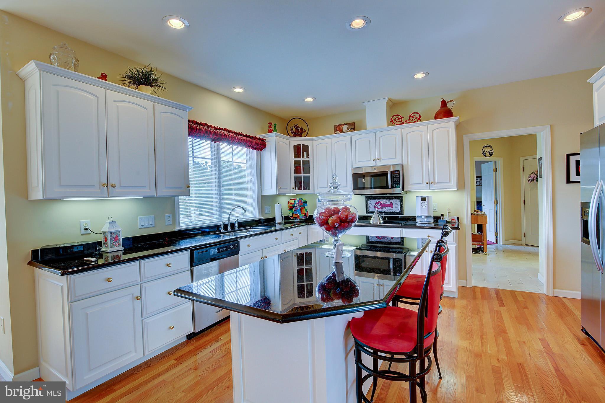 HUNTRIDGE MANOR - Residential