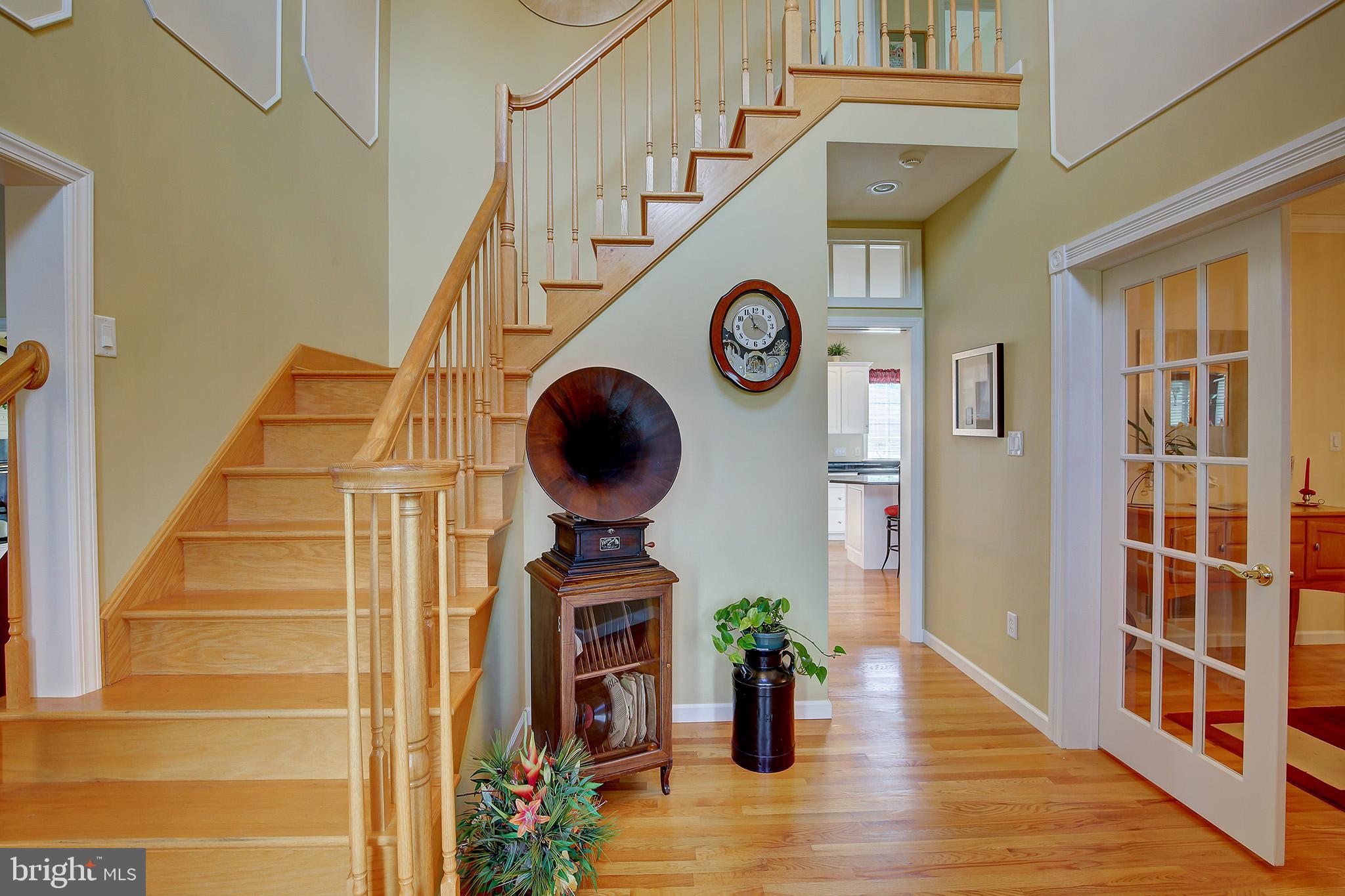 HUNTRIDGE MANOR - Residential