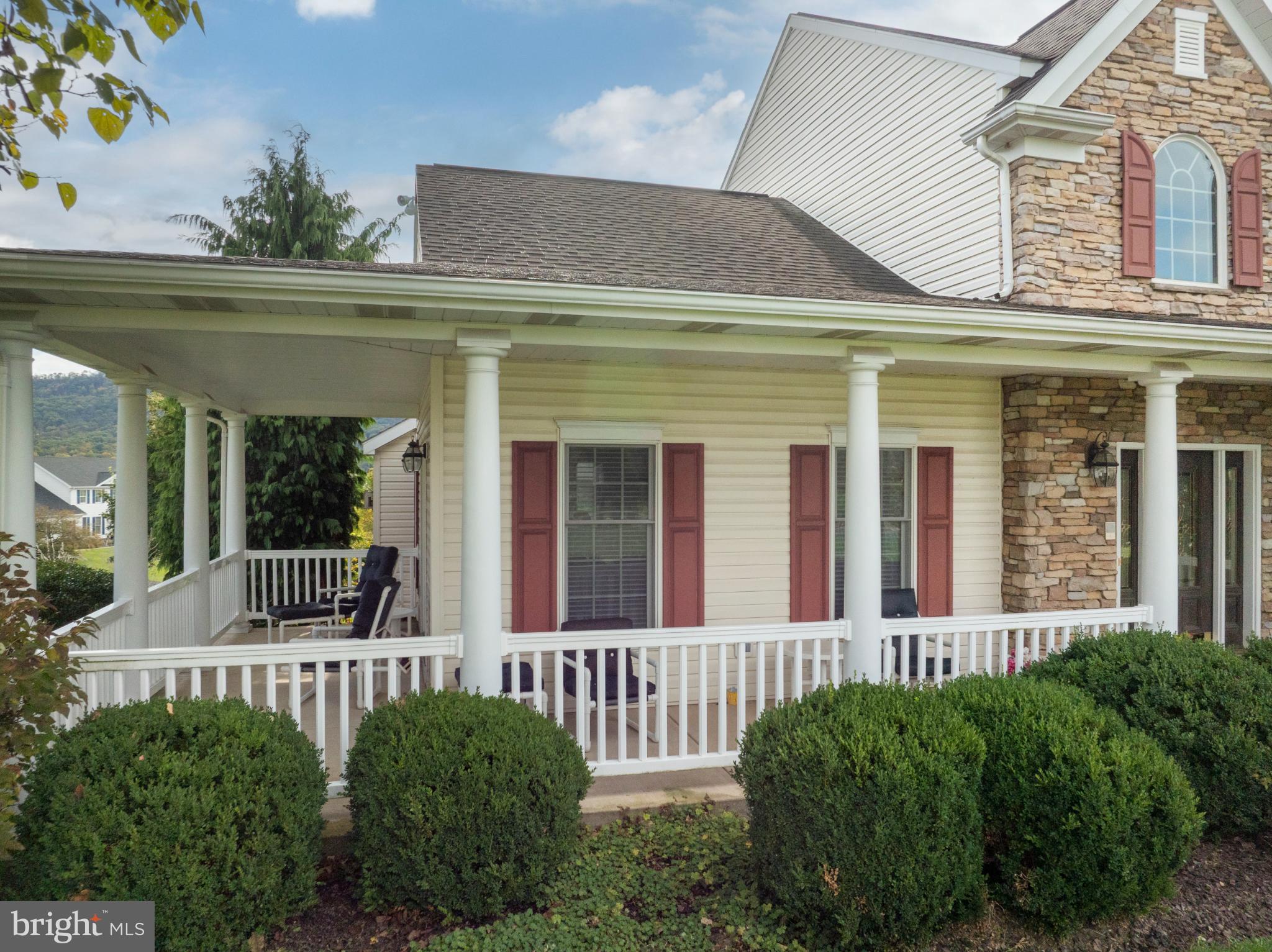 HUNTRIDGE MANOR - Residential