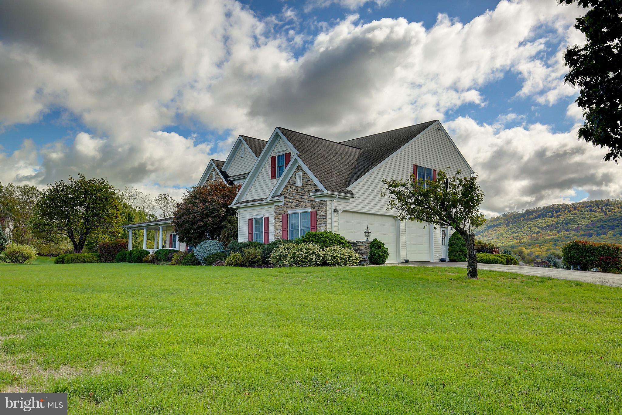 HUNTRIDGE MANOR - Residential