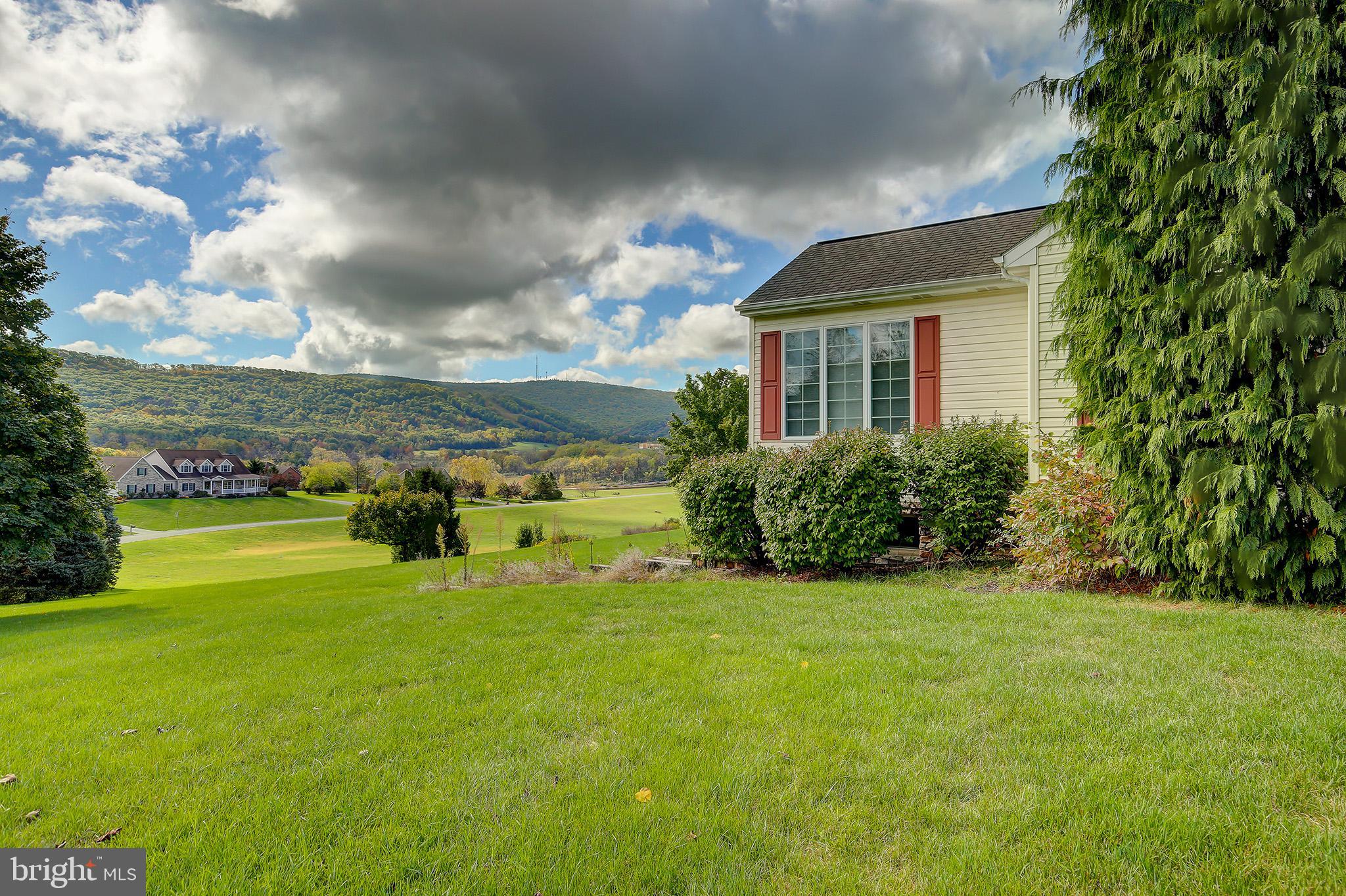 HUNTRIDGE MANOR - Residential