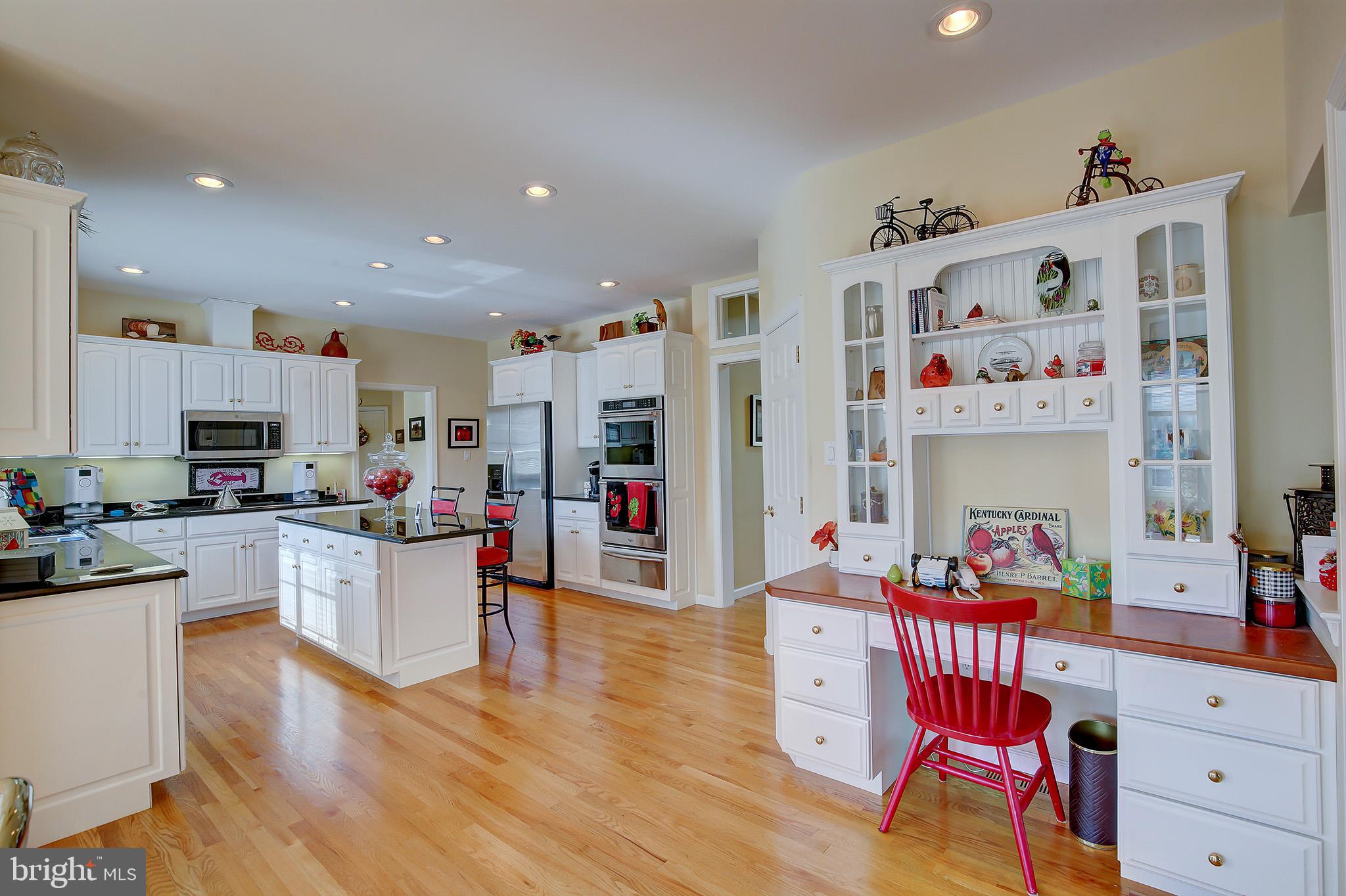 HUNTRIDGE MANOR - Residential