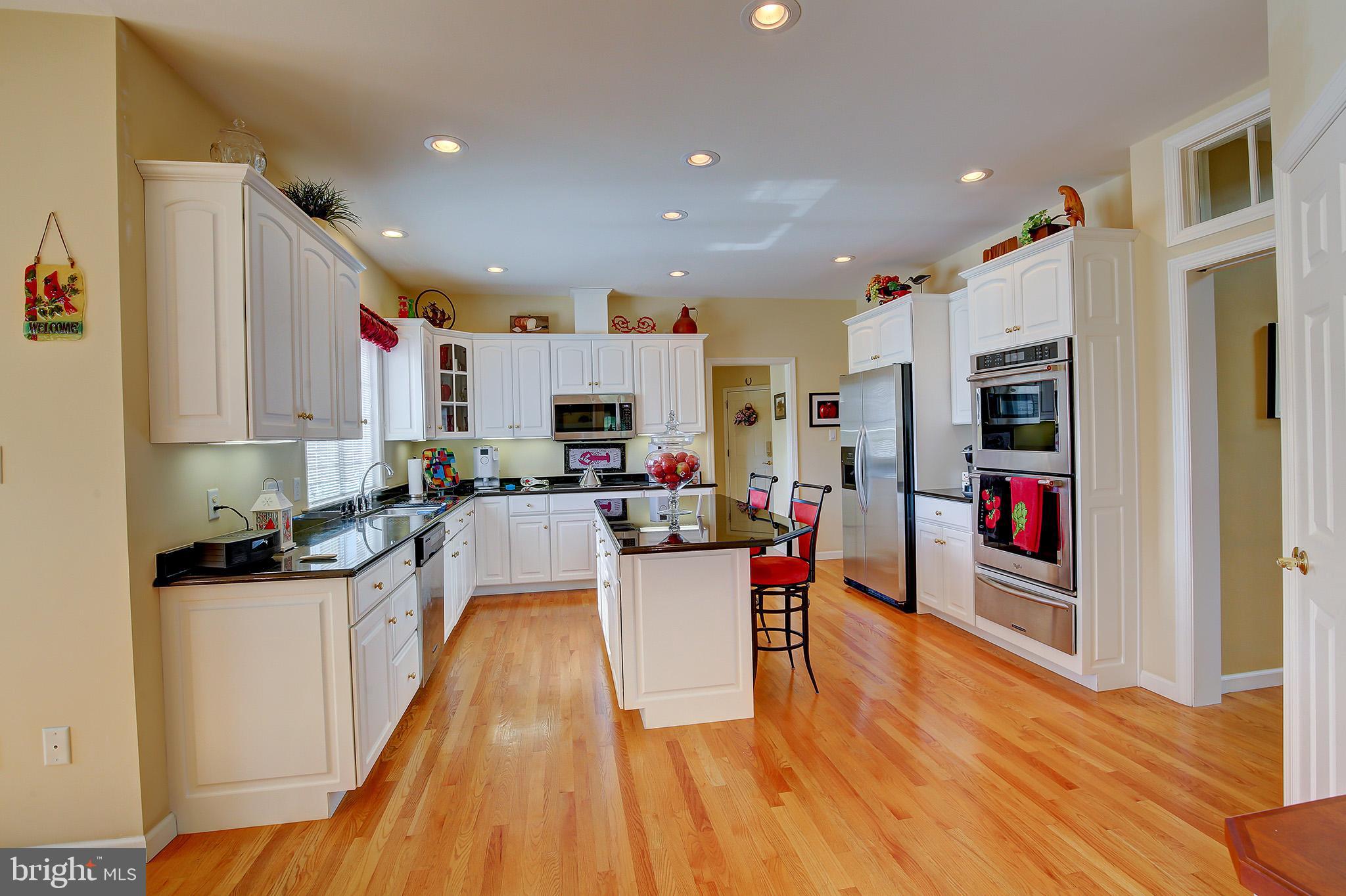 HUNTRIDGE MANOR - Residential