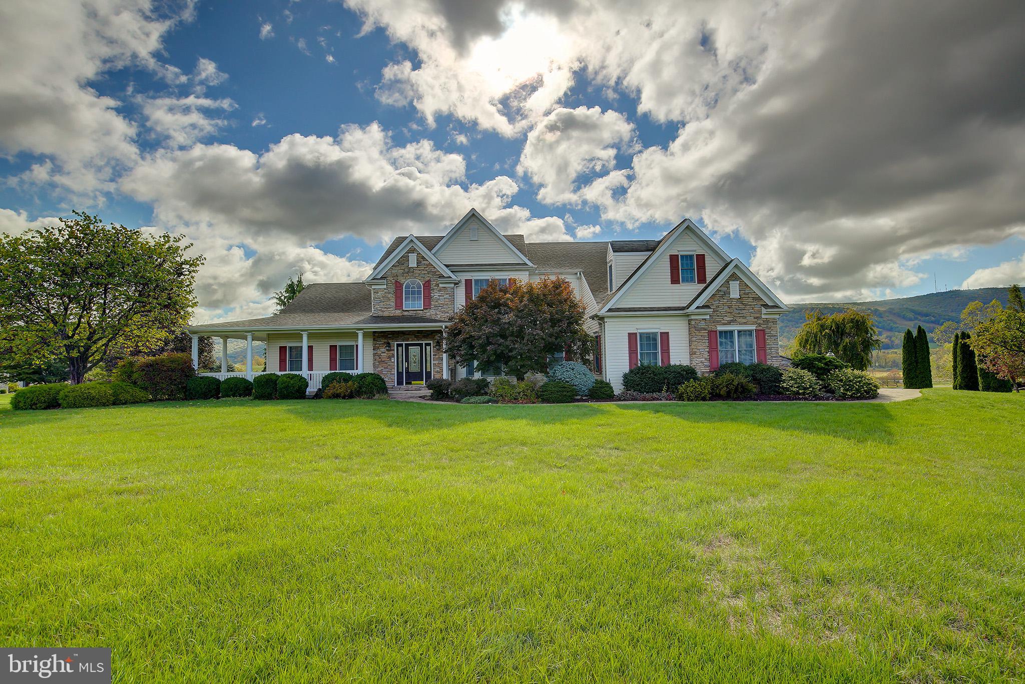 HUNTRIDGE MANOR - Residential