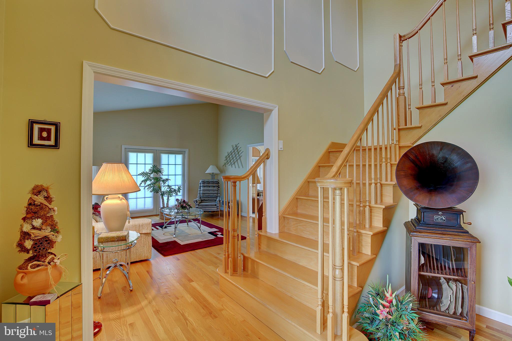 HUNTRIDGE MANOR - Residential