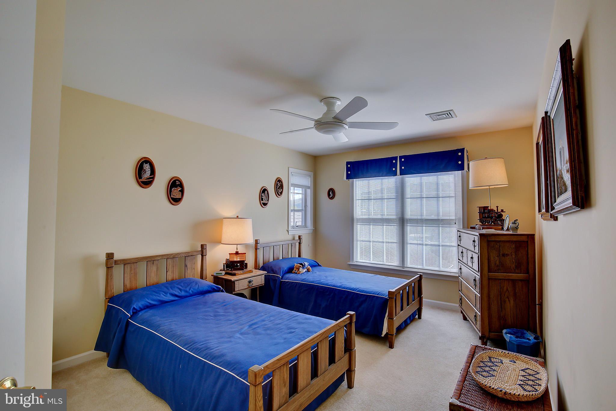 HUNTRIDGE MANOR - Residential