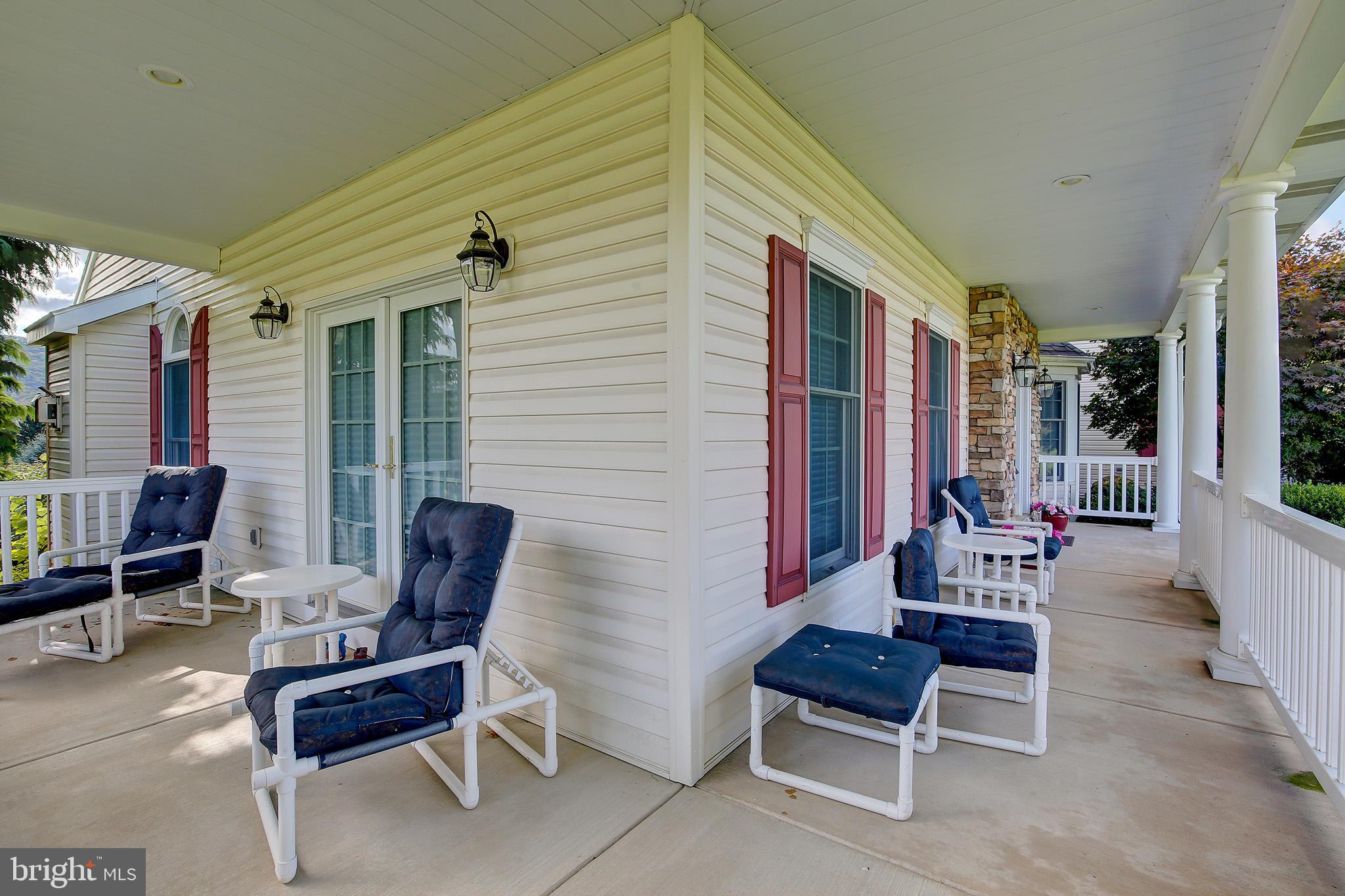 HUNTRIDGE MANOR - Residential