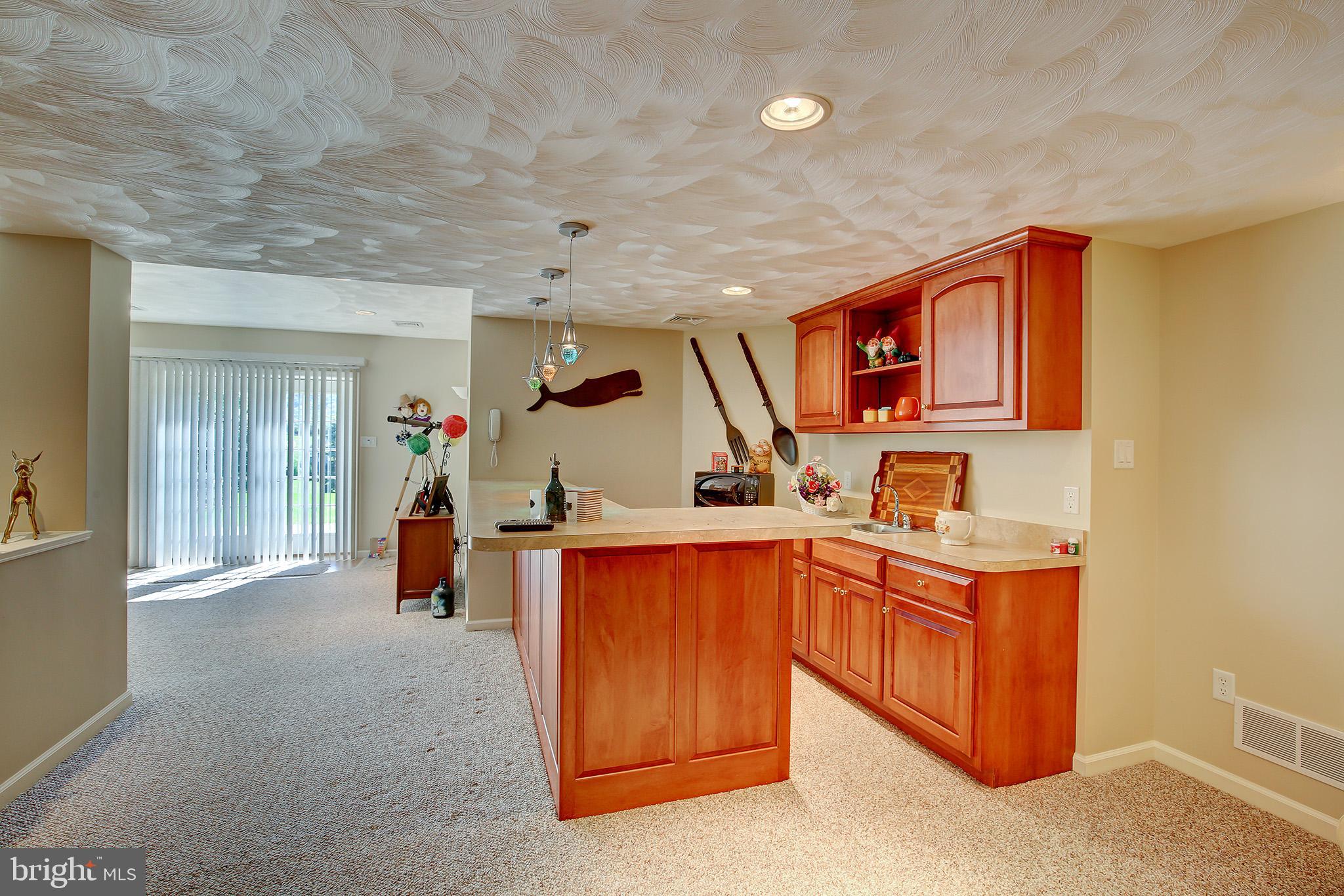 HUNTRIDGE MANOR - Residential