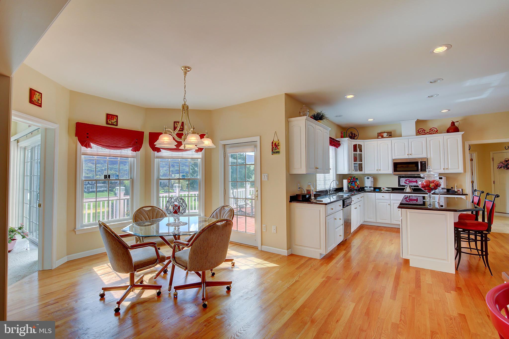 HUNTRIDGE MANOR - Residential