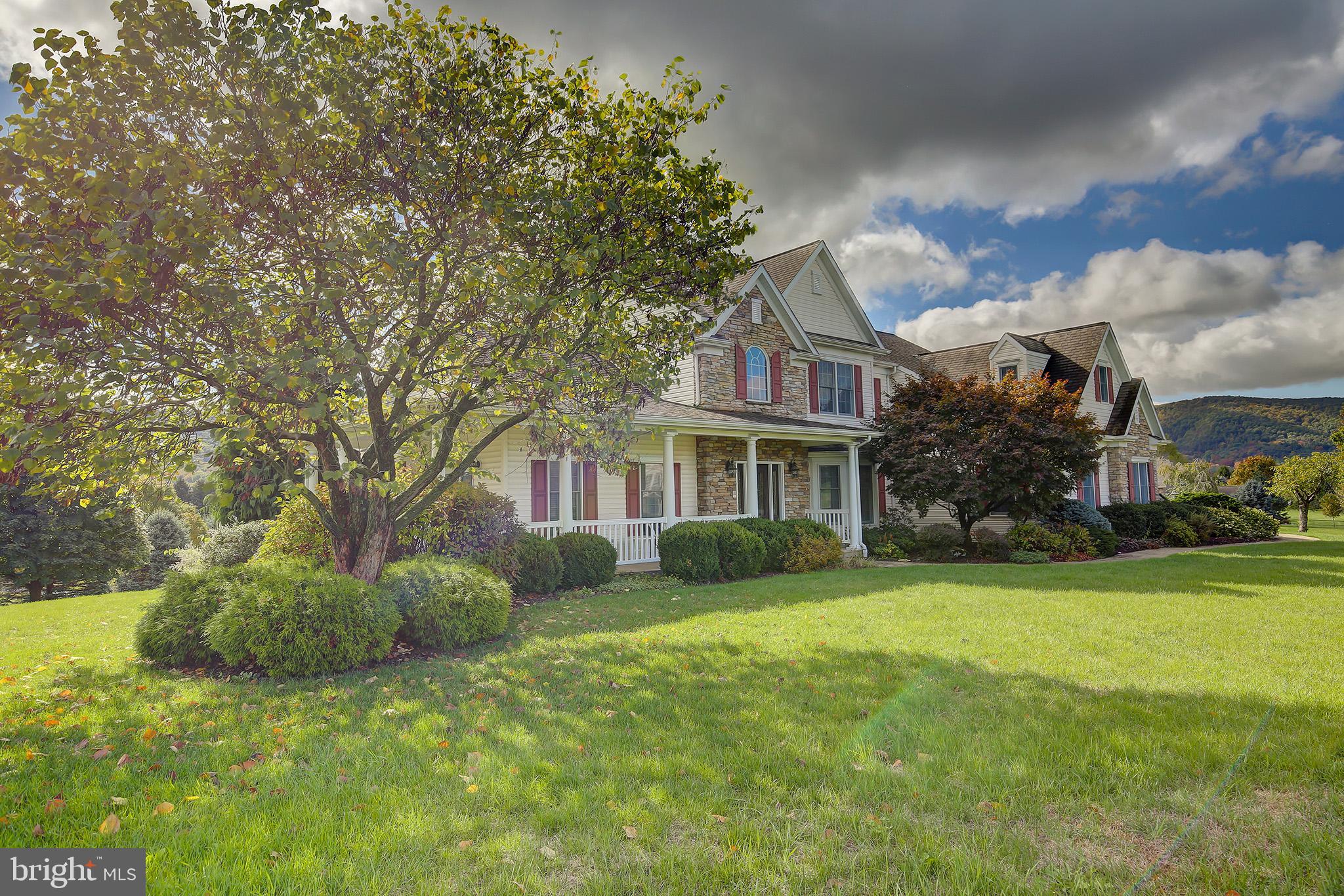 HUNTRIDGE MANOR - Residential