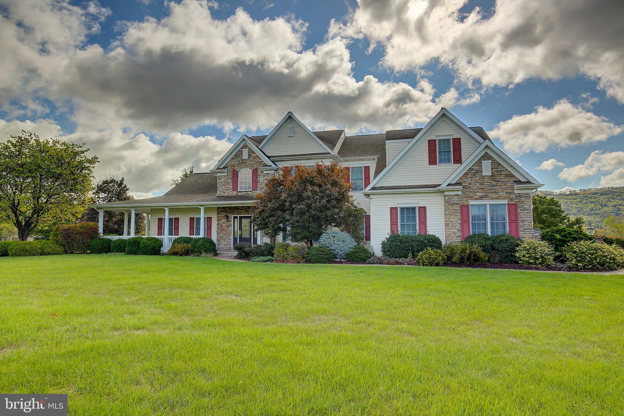 HUNTRIDGE MANOR - Residential