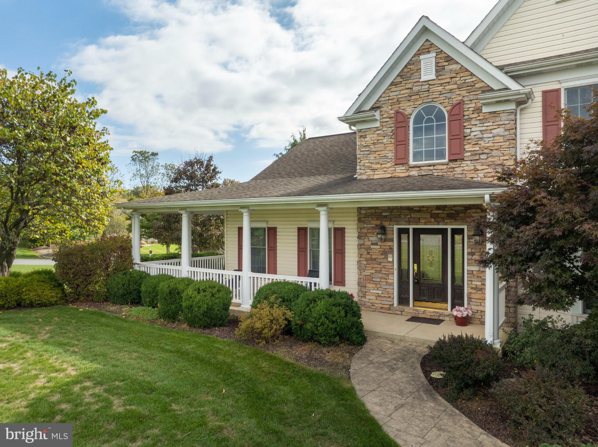 HUNTRIDGE MANOR - Residential