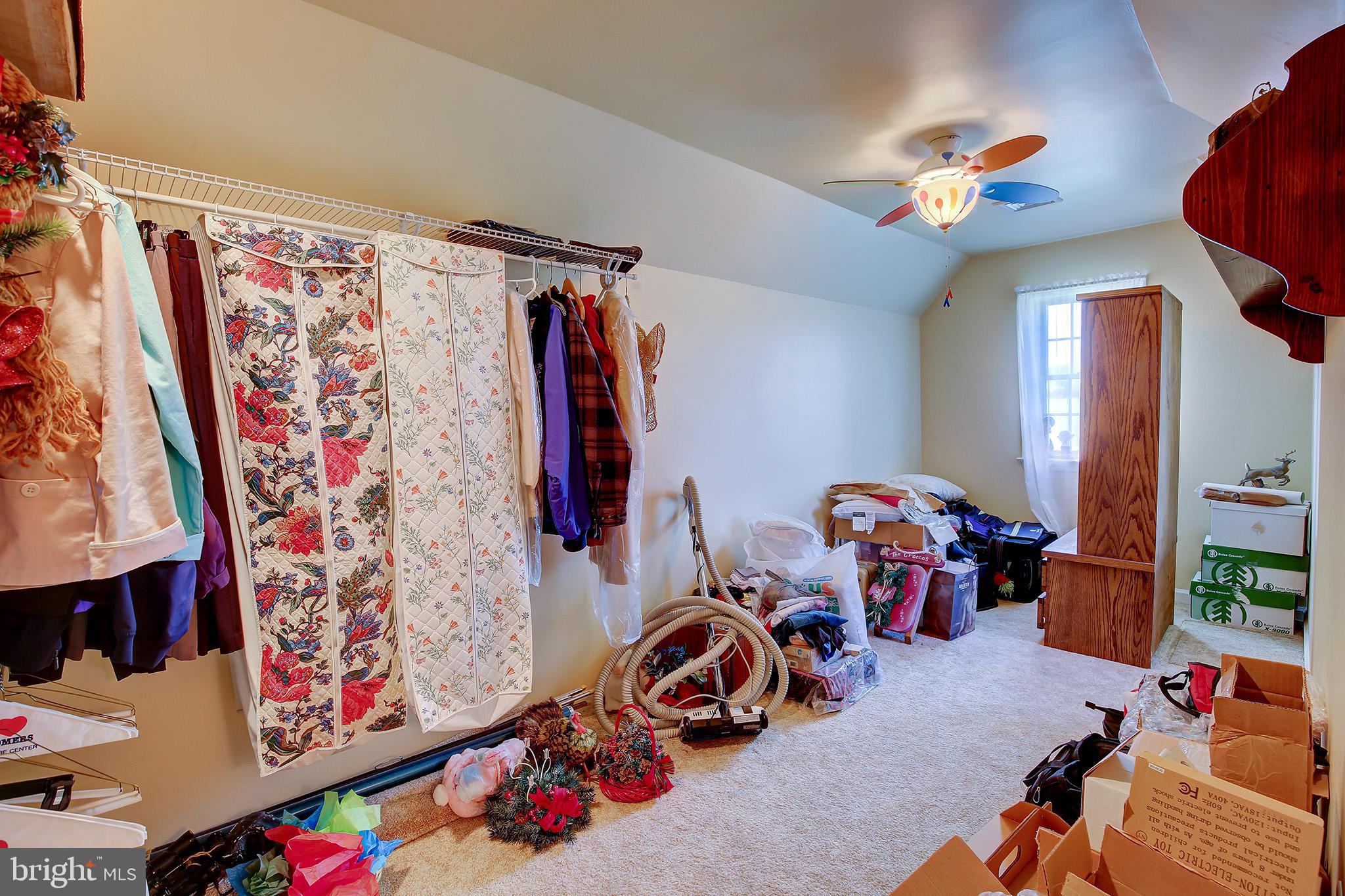 HUNTRIDGE MANOR - Residential