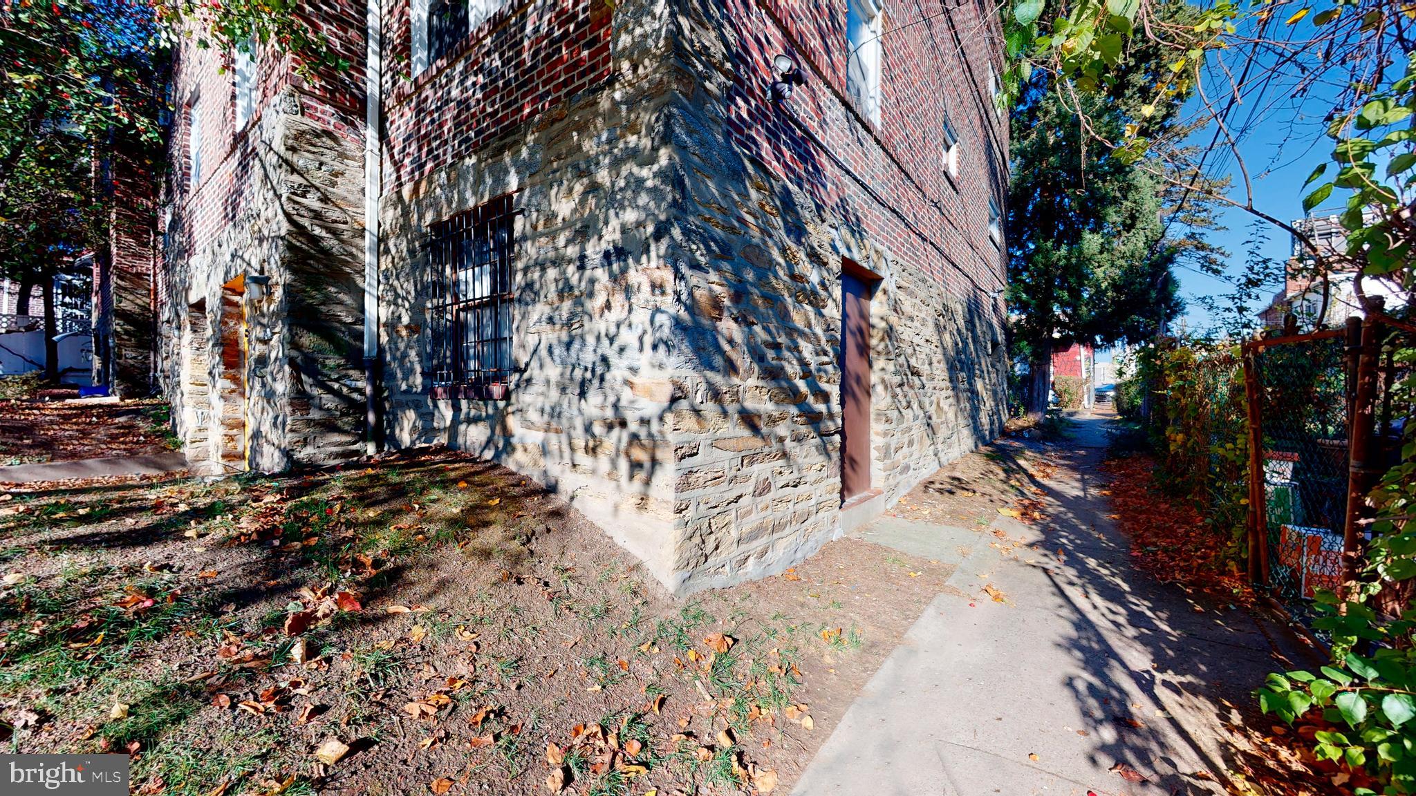 OAK LANE - Residential Lease