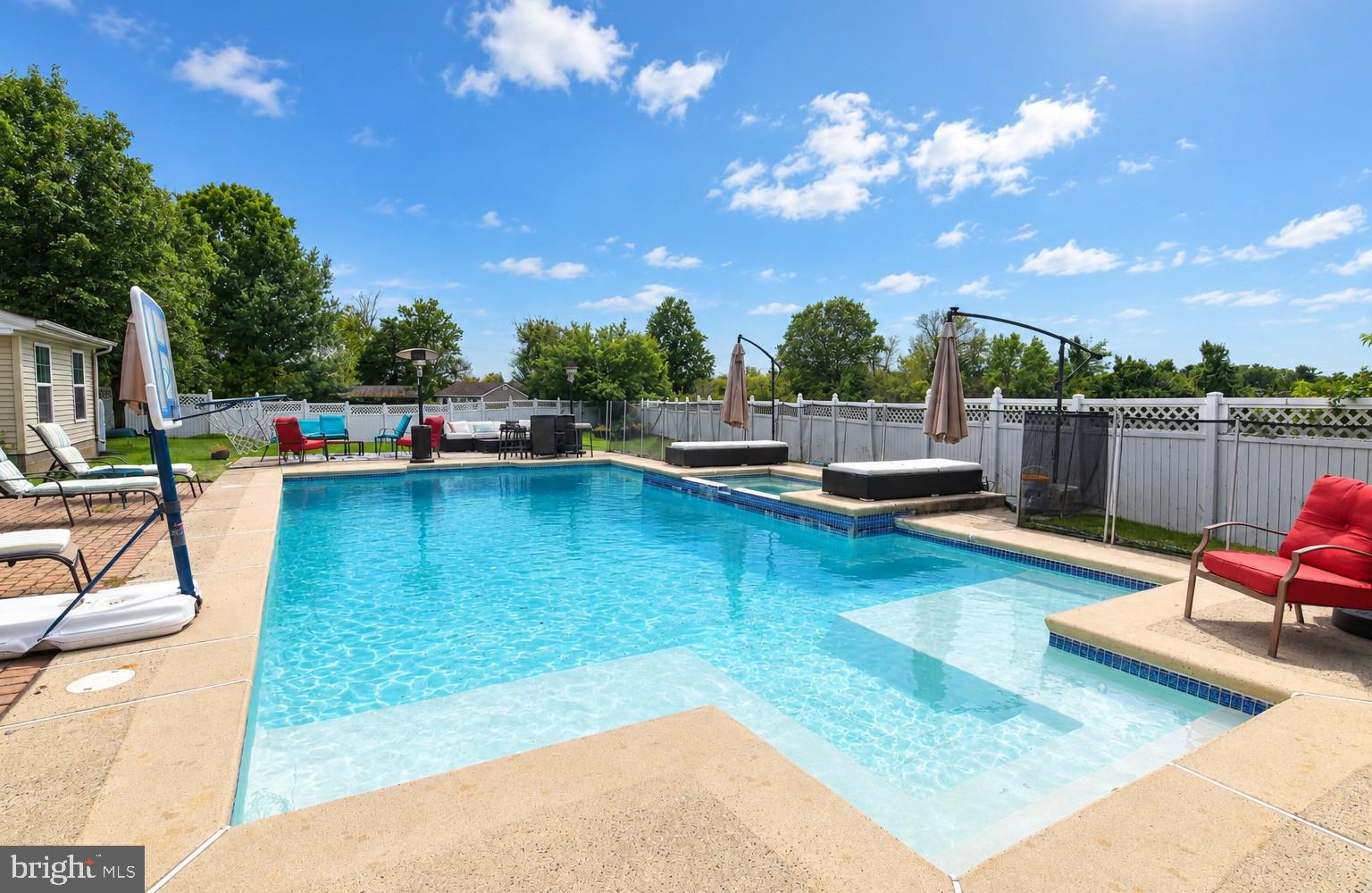 312 ALEXANDER COURT