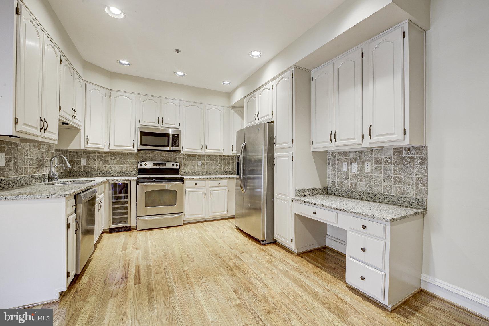 WHITLEY PARK CONDOMINIUM - Residential Lease