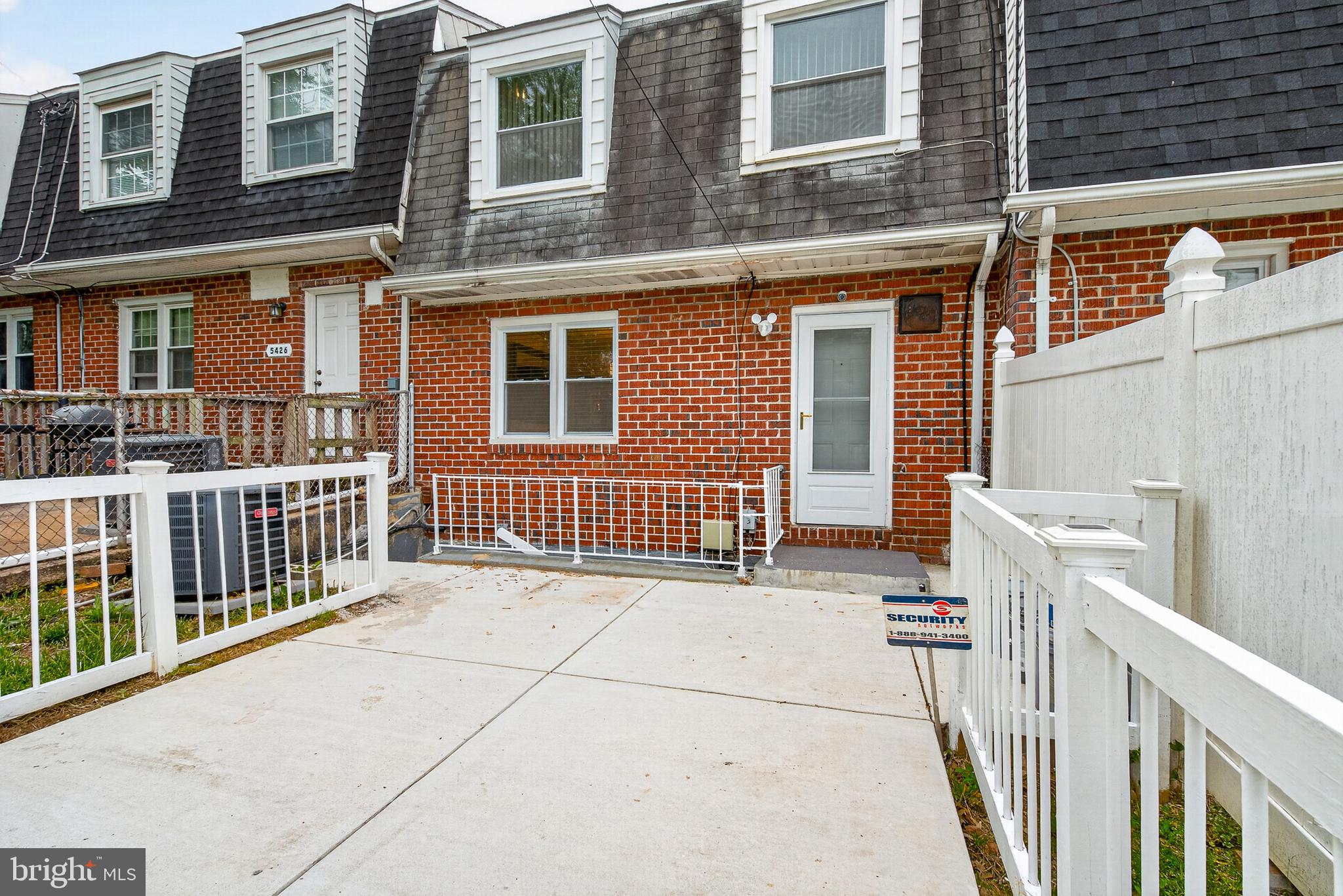 HOLLAND HILL - Residential