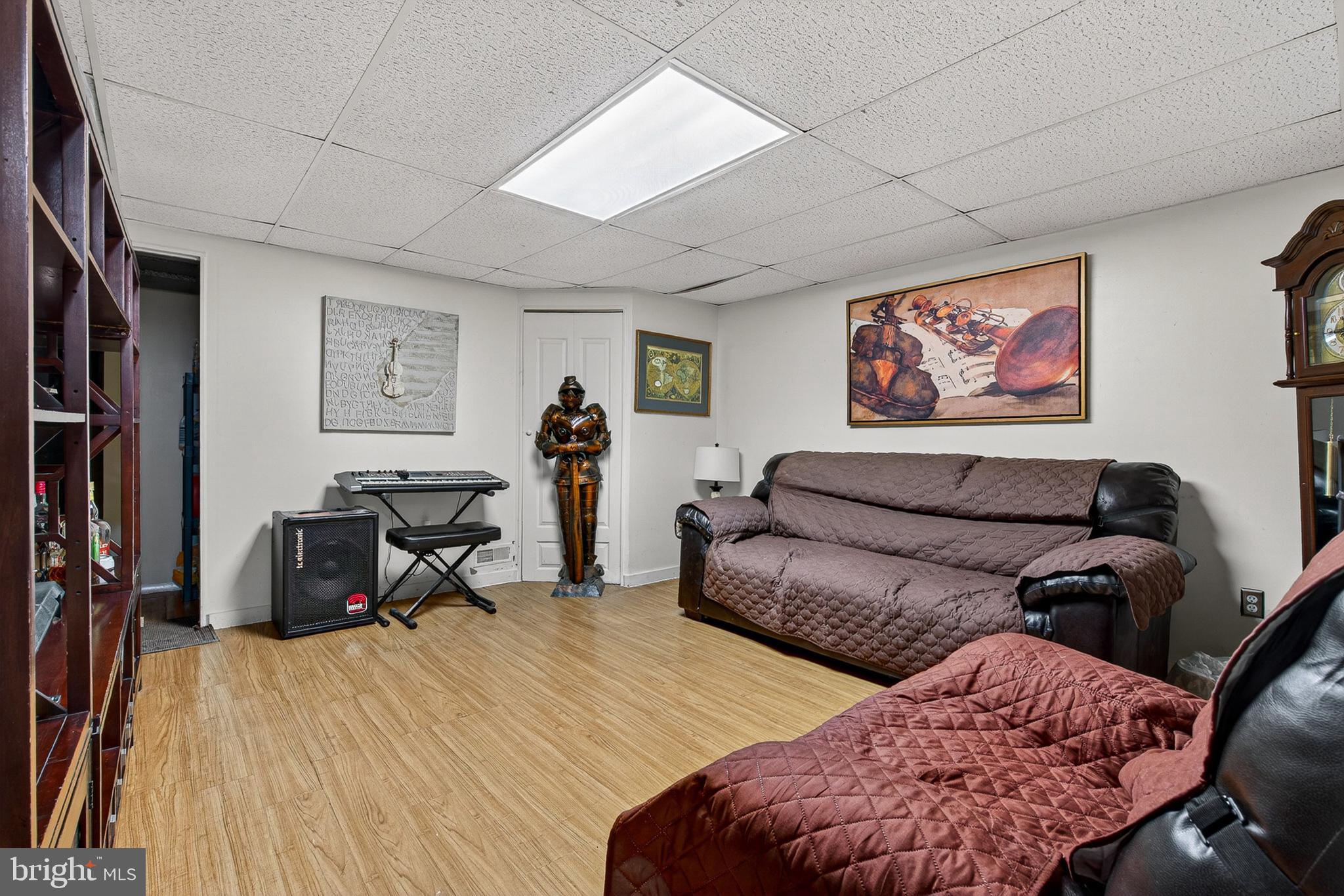 HOLLAND HILL - Residential