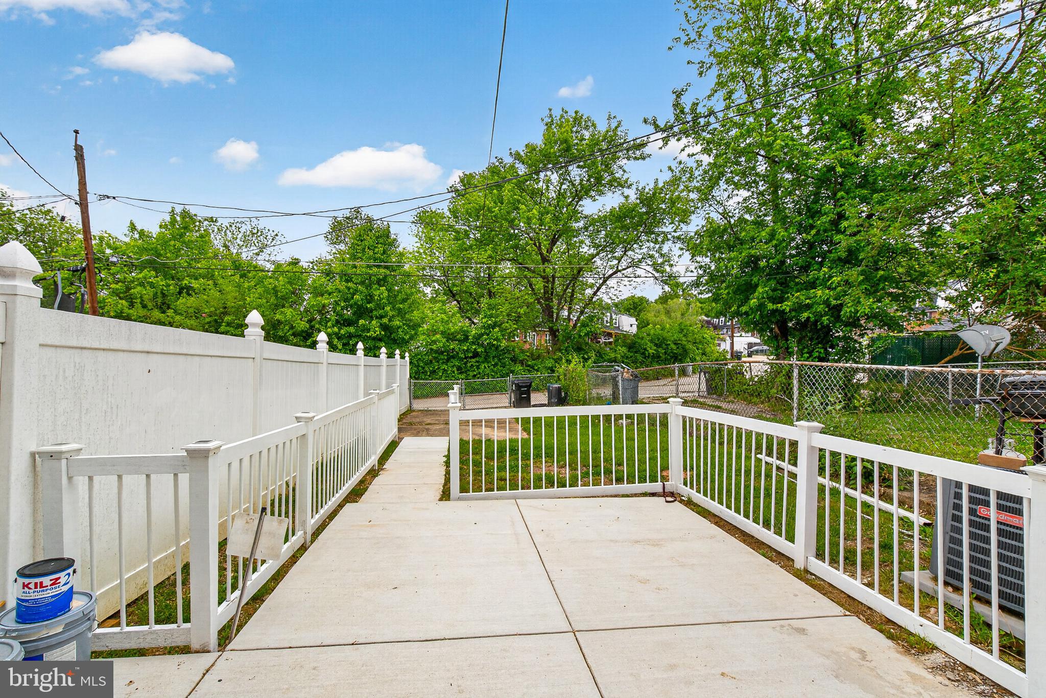 HOLLAND HILL - Residential