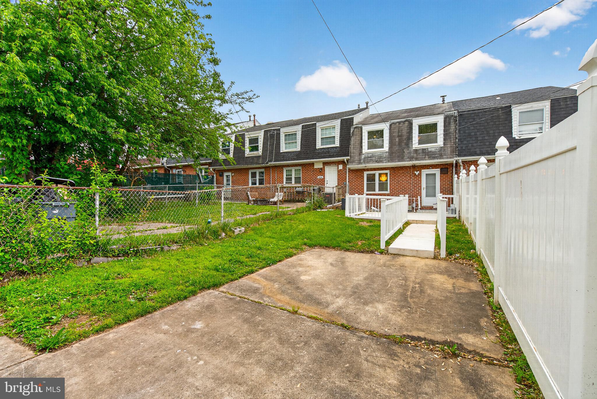 HOLLAND HILL - Residential
