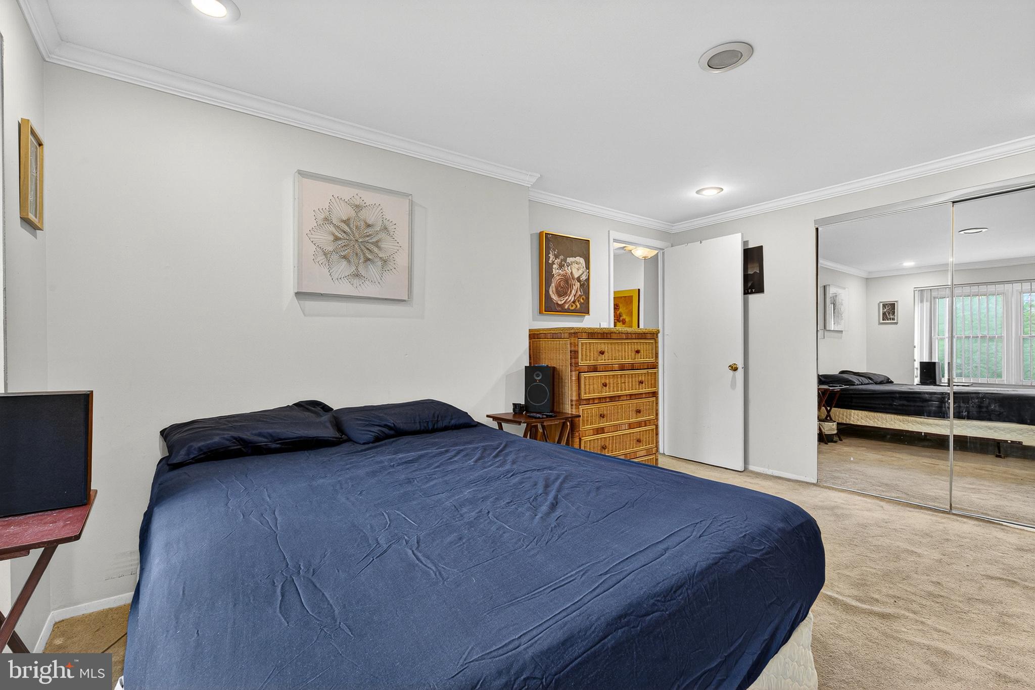 HOLLAND HILL - Residential