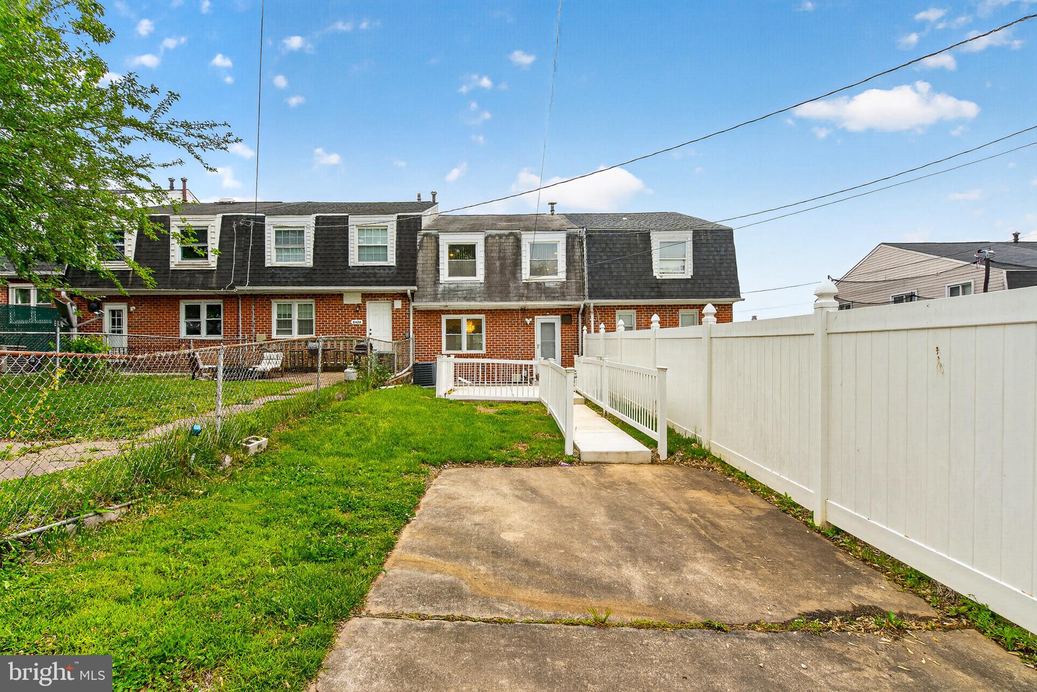 HOLLAND HILL - Residential