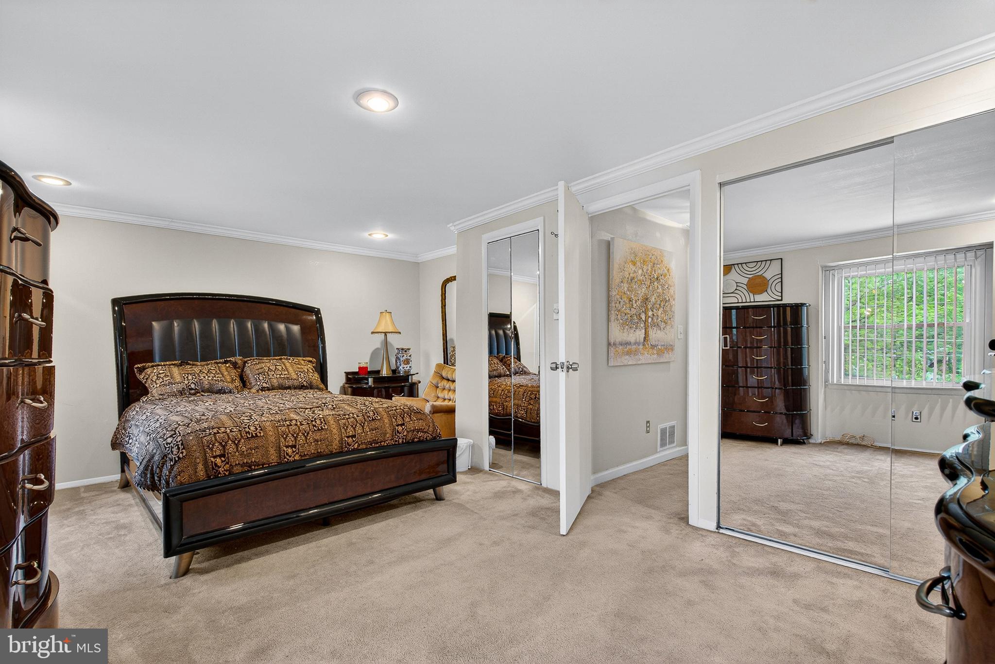 HOLLAND HILL - Residential