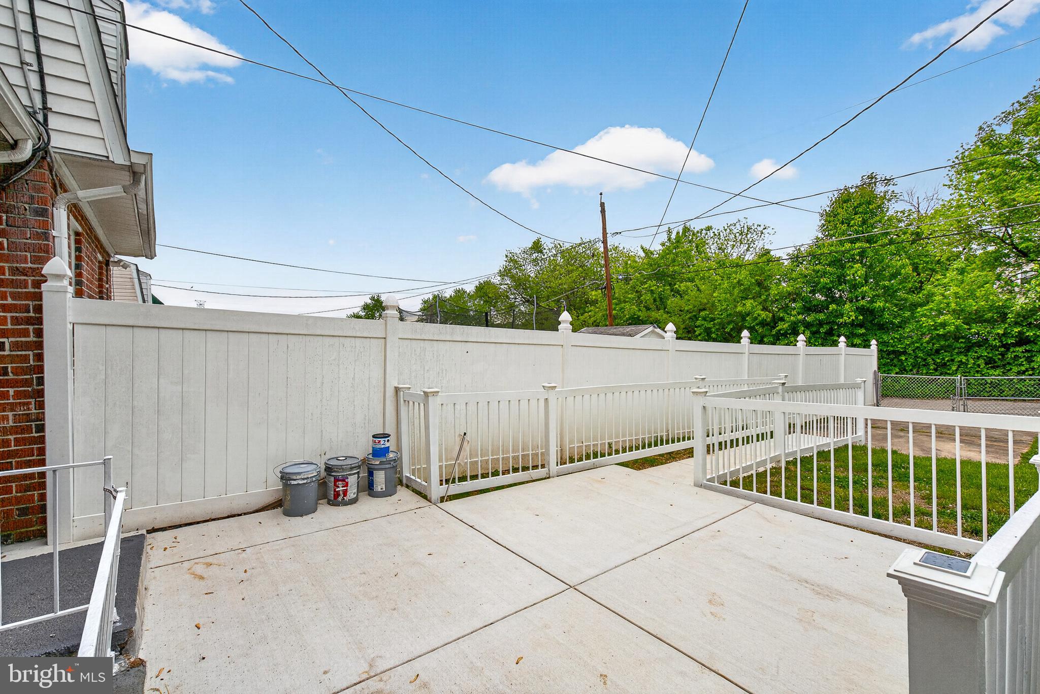 HOLLAND HILL - Residential