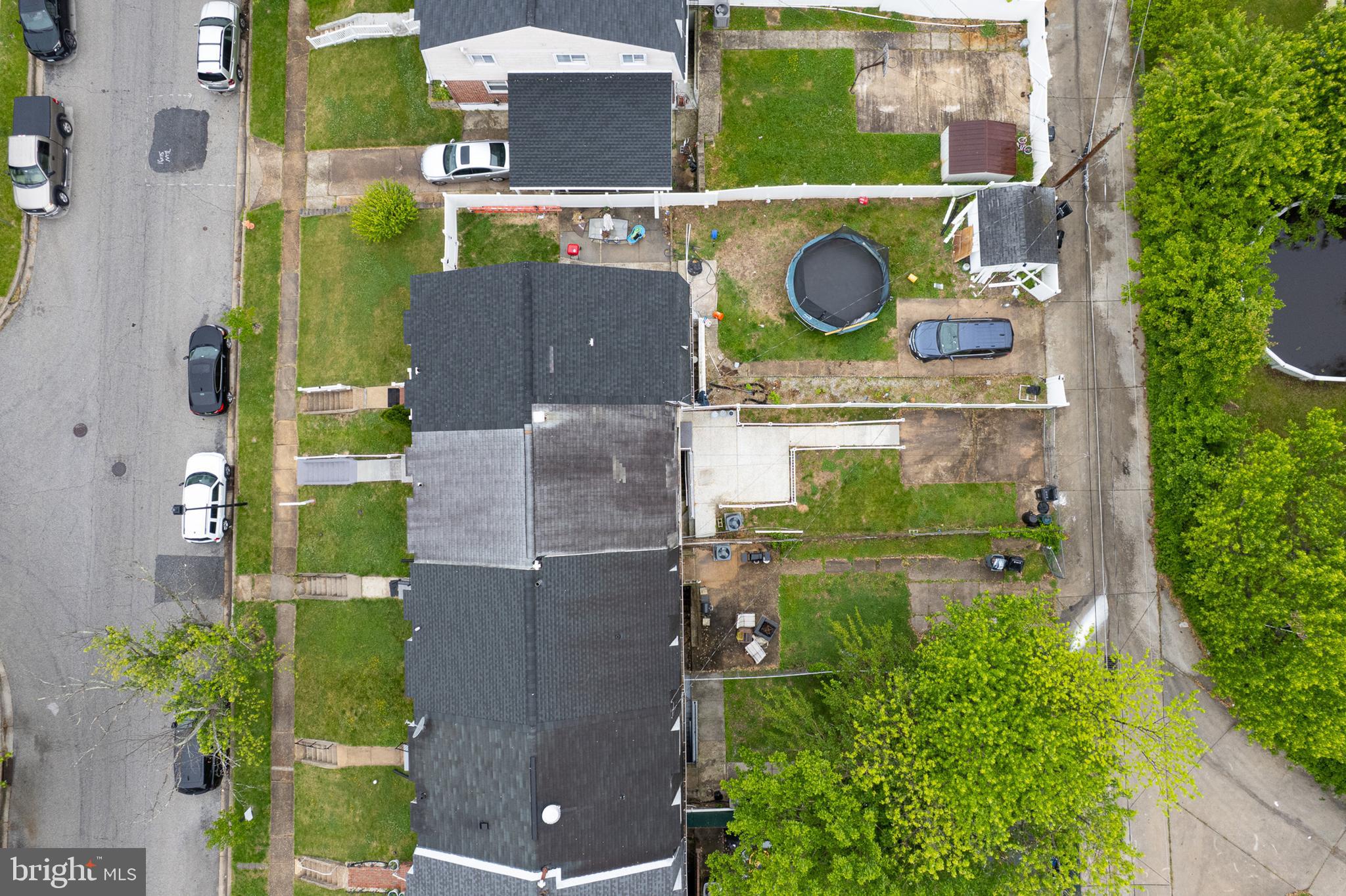 HOLLAND HILL - Residential
