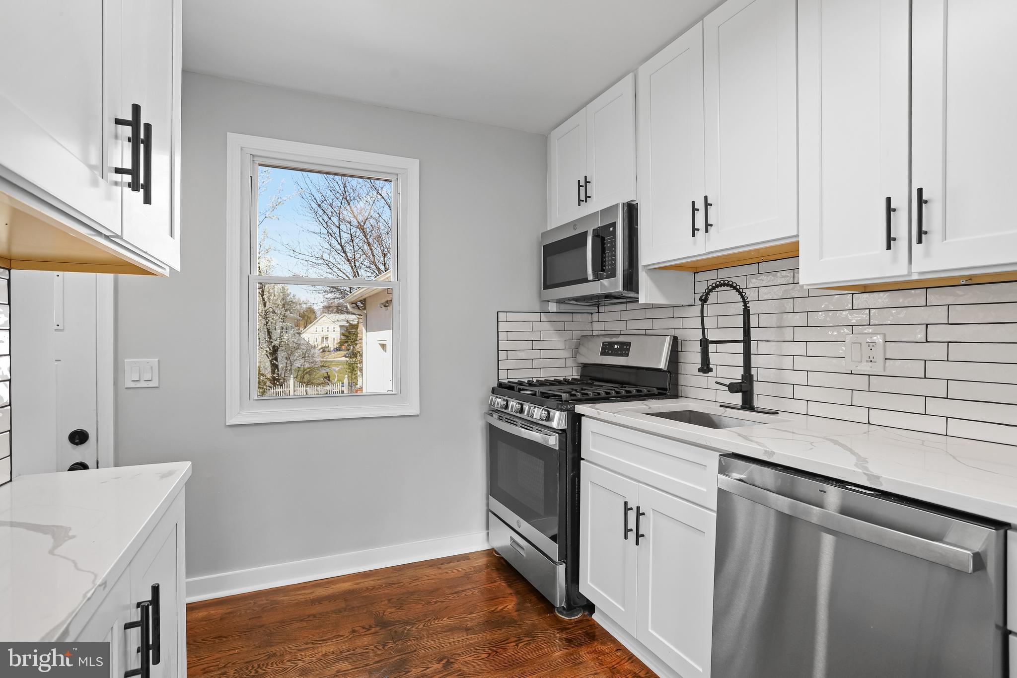 GLENMONT VILLAGE - Residential