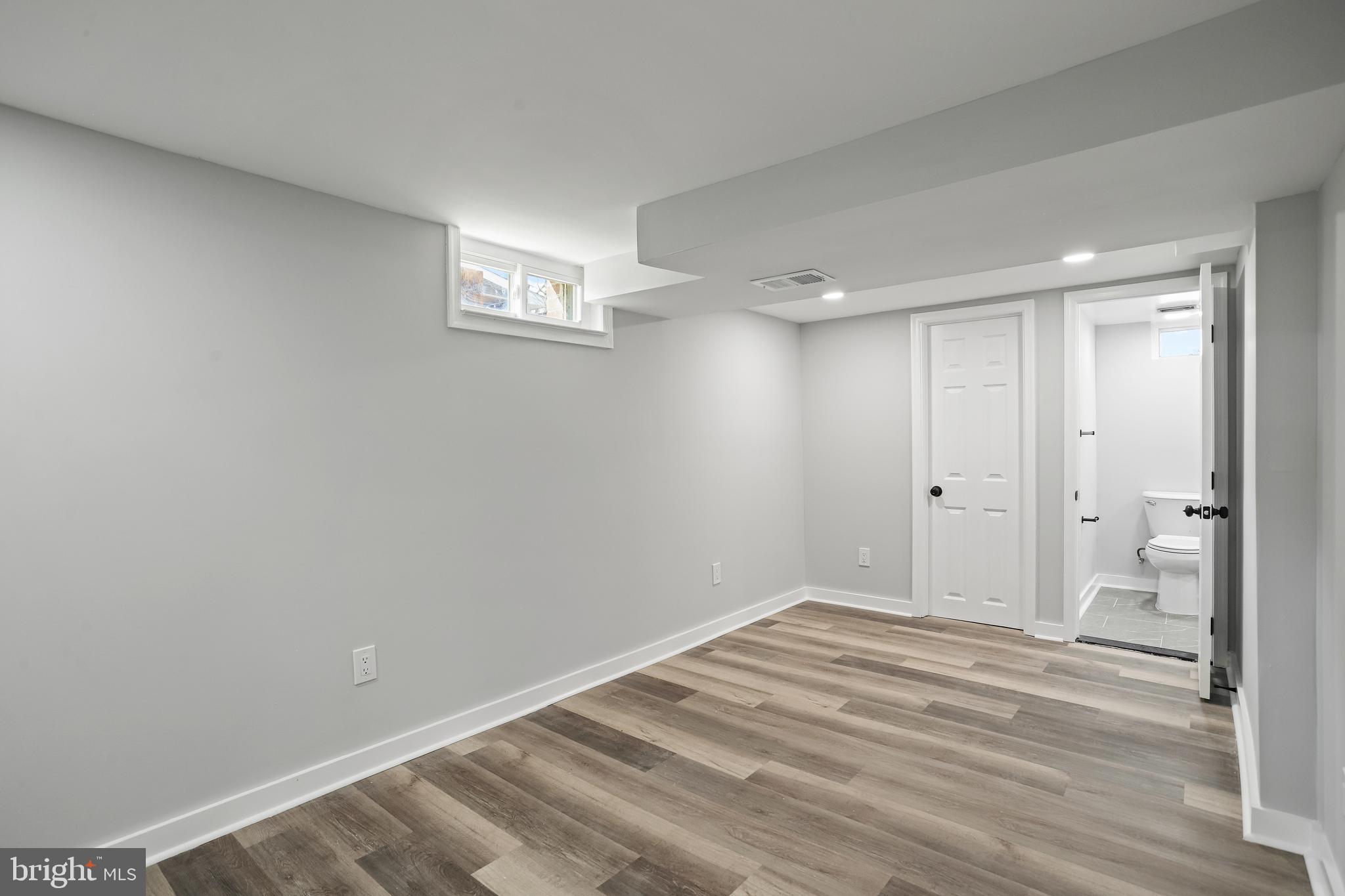 GLENMONT VILLAGE - Residential