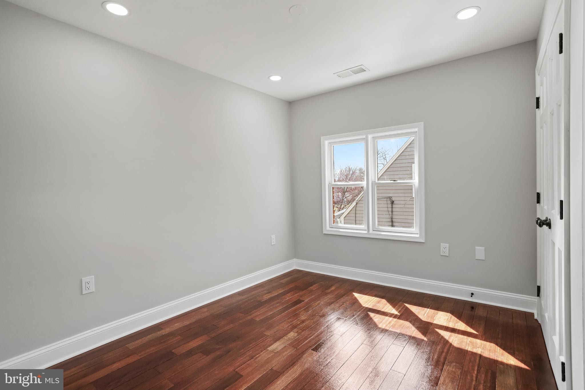 GLENMONT VILLAGE - Residential