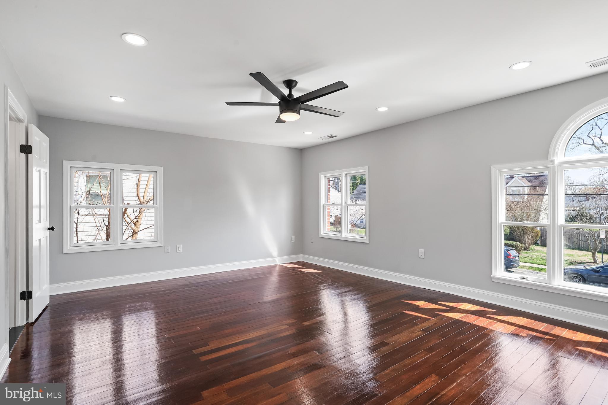 GLENMONT VILLAGE - Residential