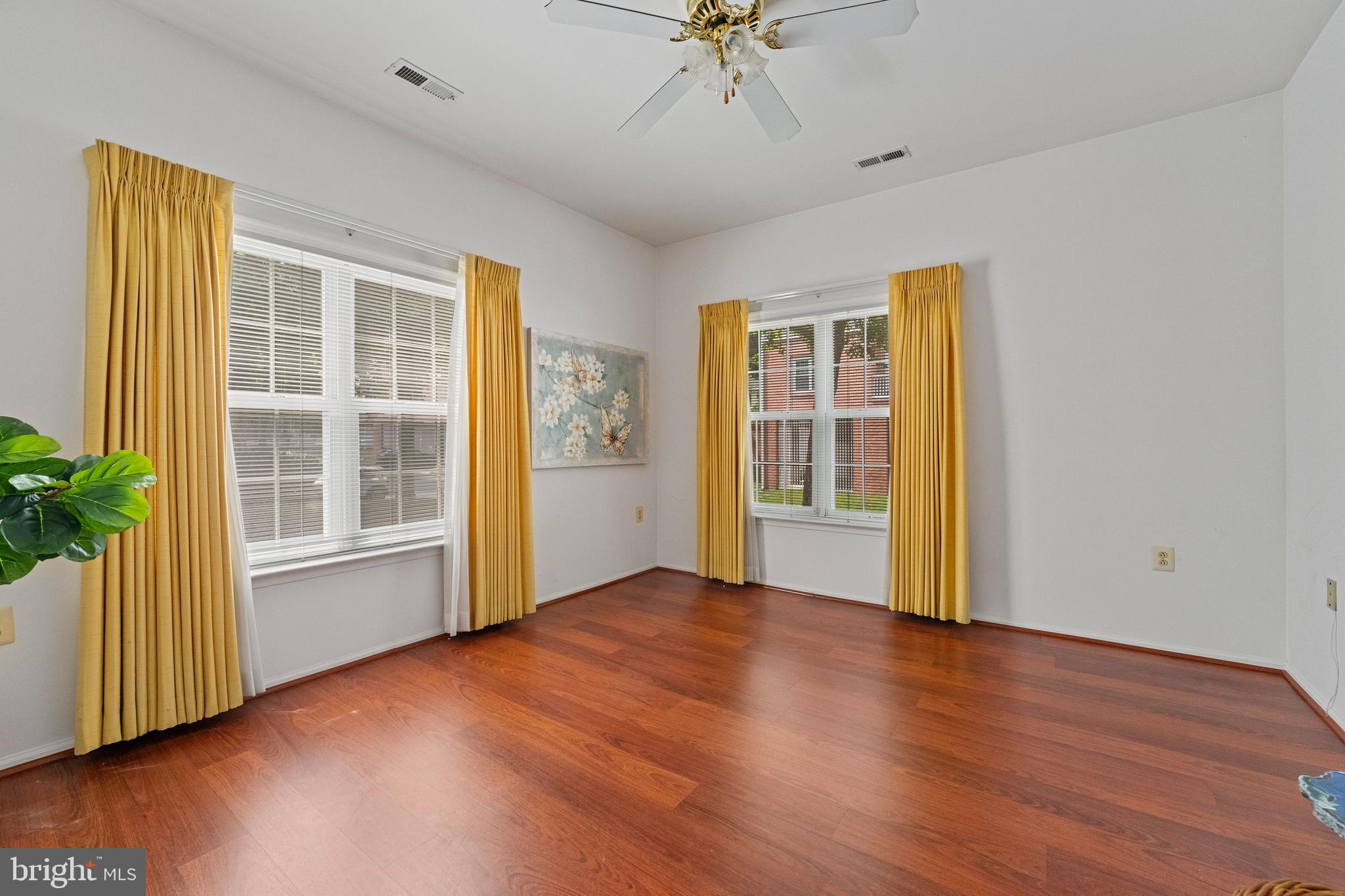 SPRING MILL - Residential