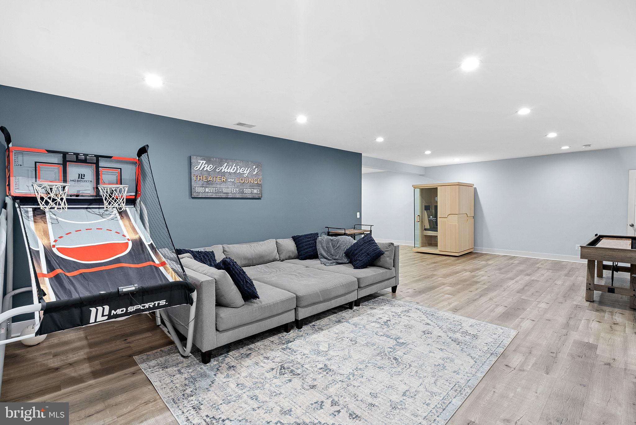 THE BLUFFS AT SLEETER LAKE - Residential