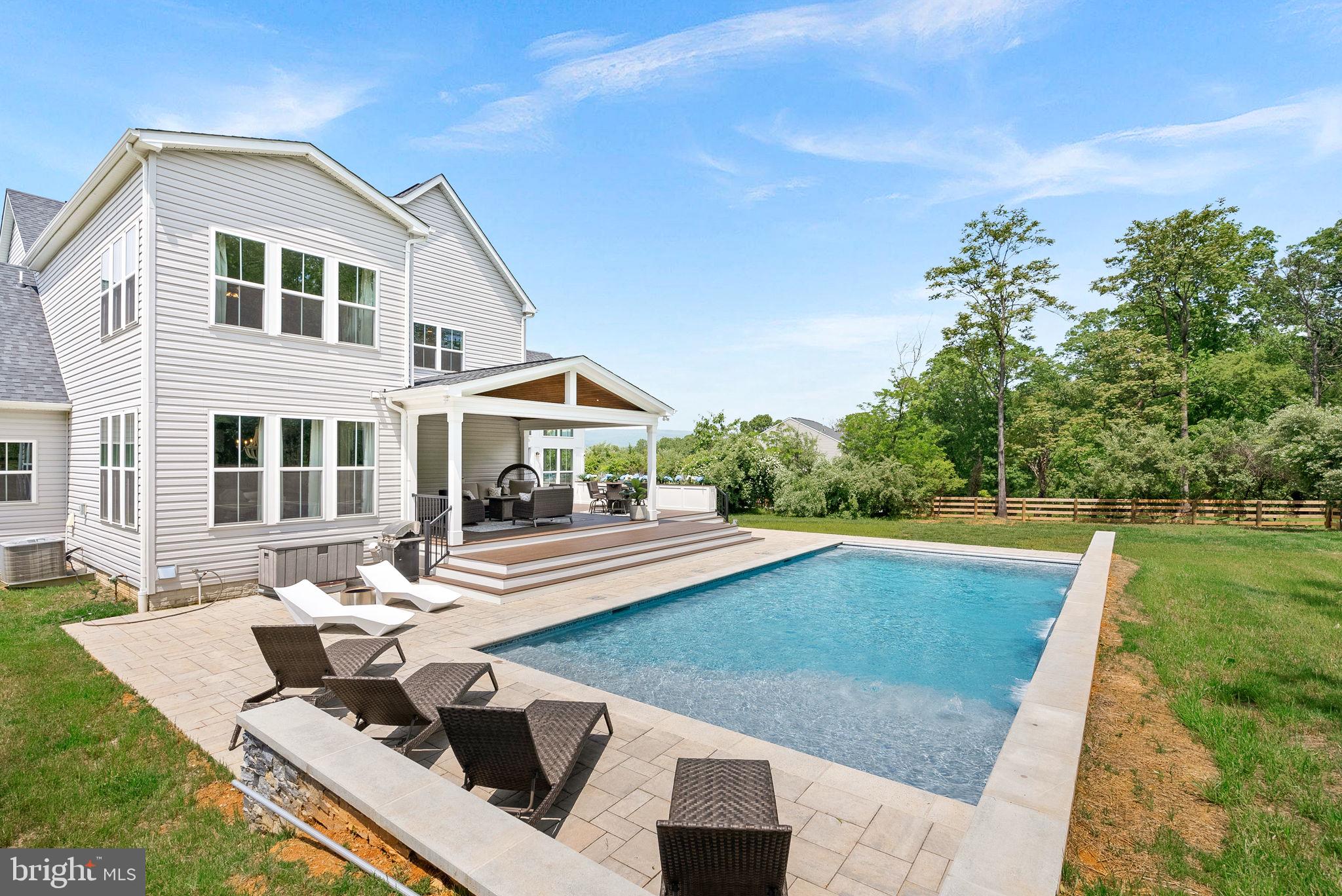 THE BLUFFS AT SLEETER LAKE - Residential