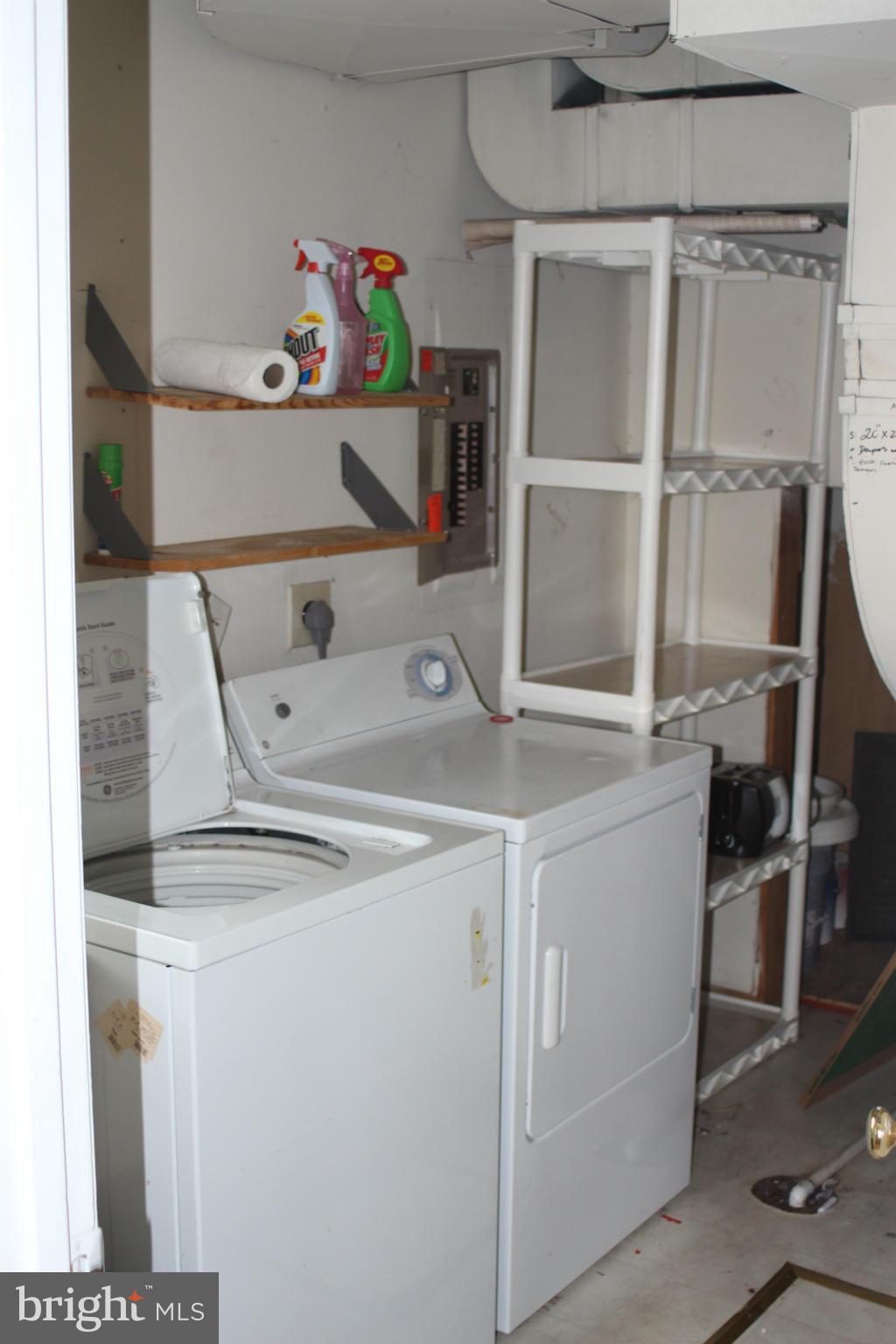 DOUGLAS ESTATES - Residential Lease