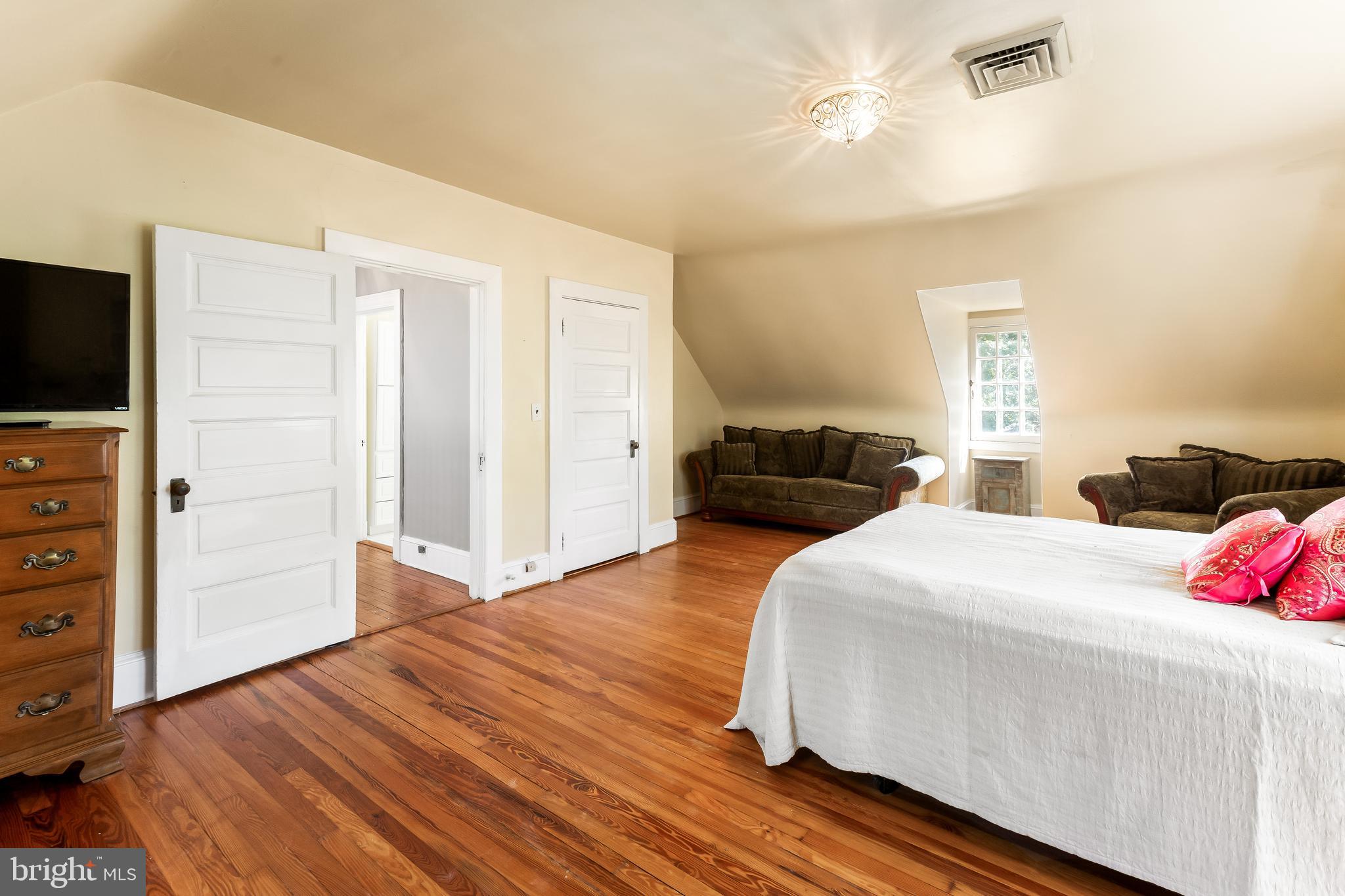 ROLAND PARK - Residential