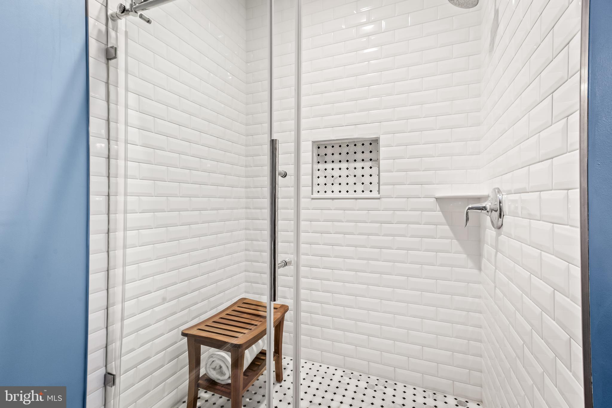 ROLAND PARK - Residential