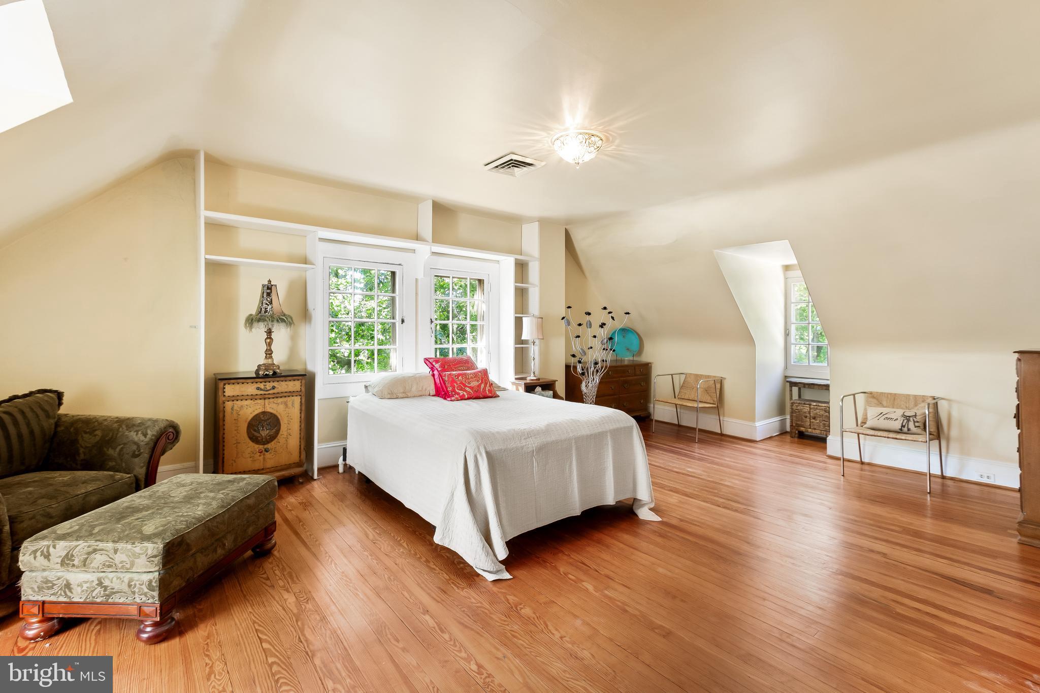 ROLAND PARK - Residential