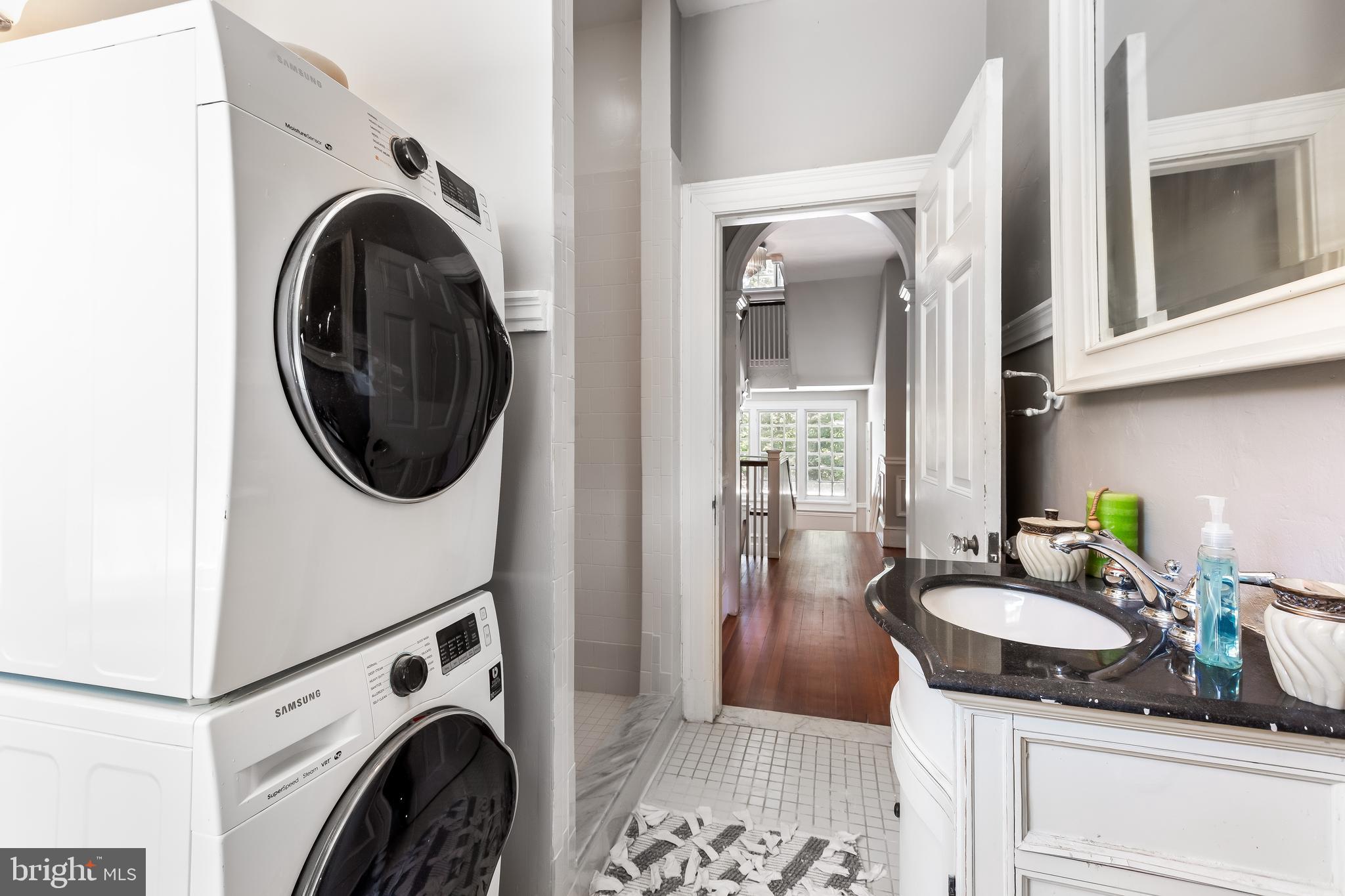 ROLAND PARK - Residential