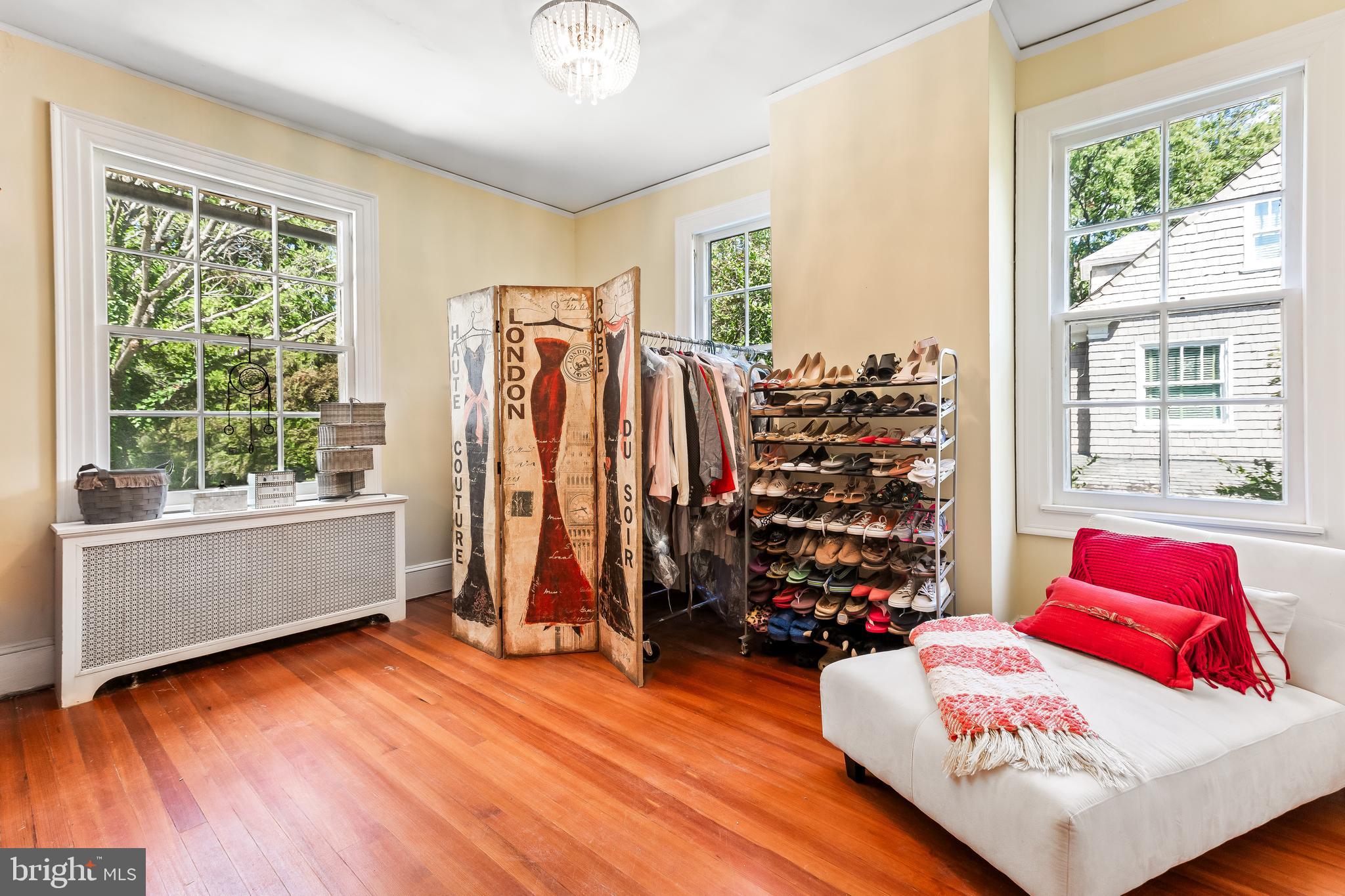 ROLAND PARK - Residential