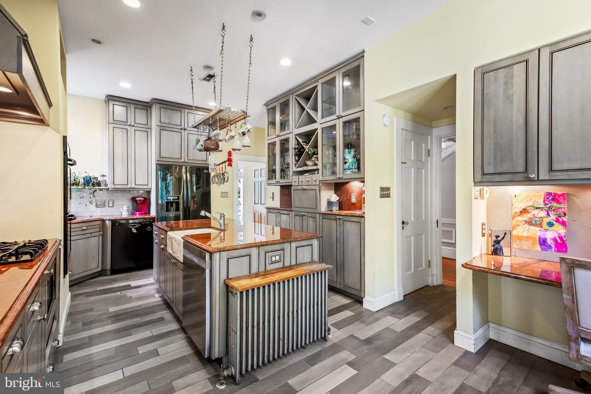 ROLAND PARK - Residential